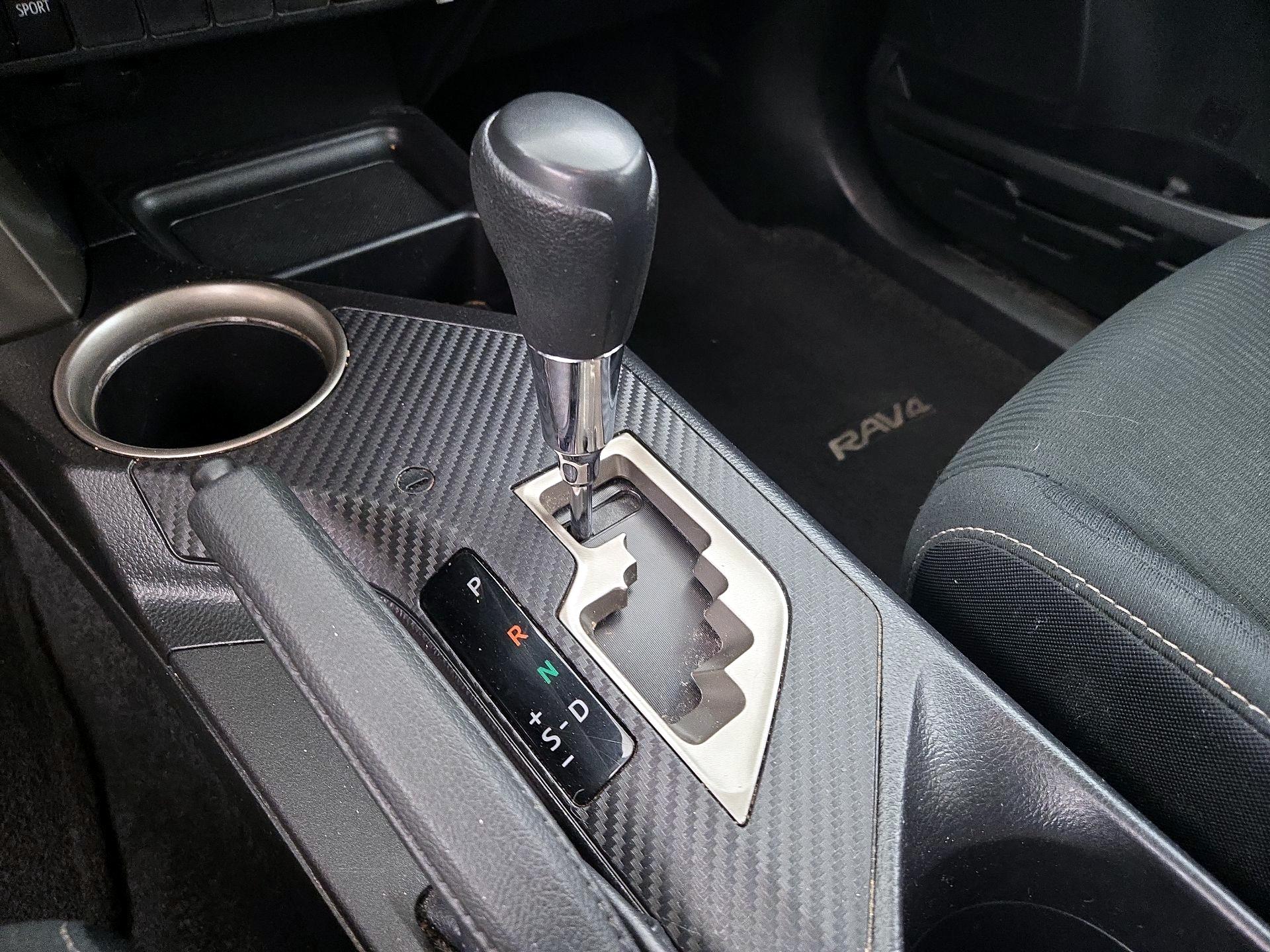 Thumbnail: 2015 Toyota RAV4 - 17