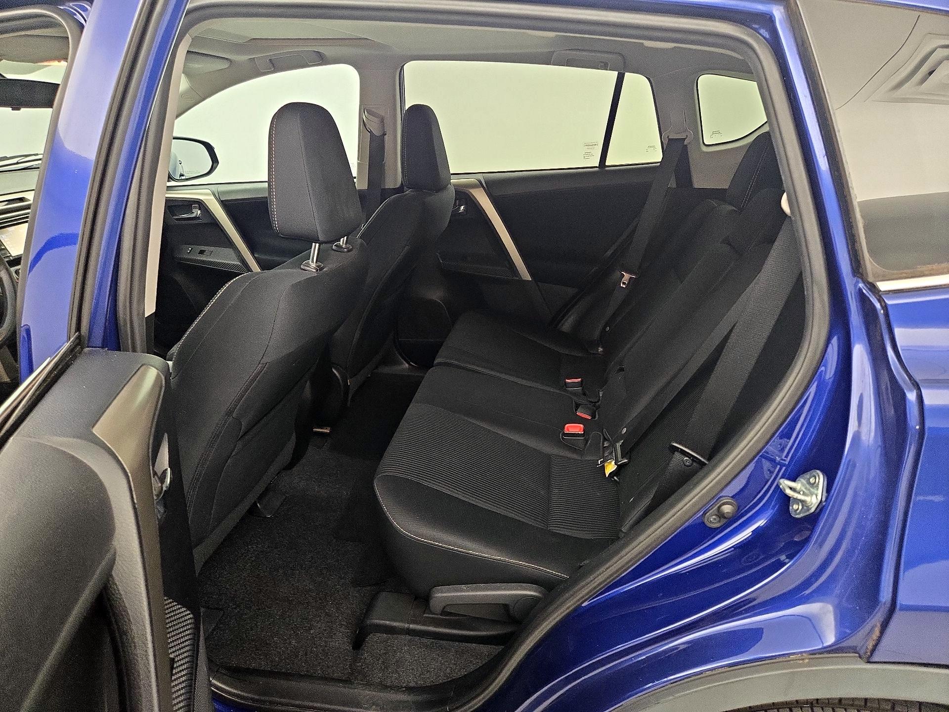 Thumbnail: 2015 Toyota RAV4 - 20