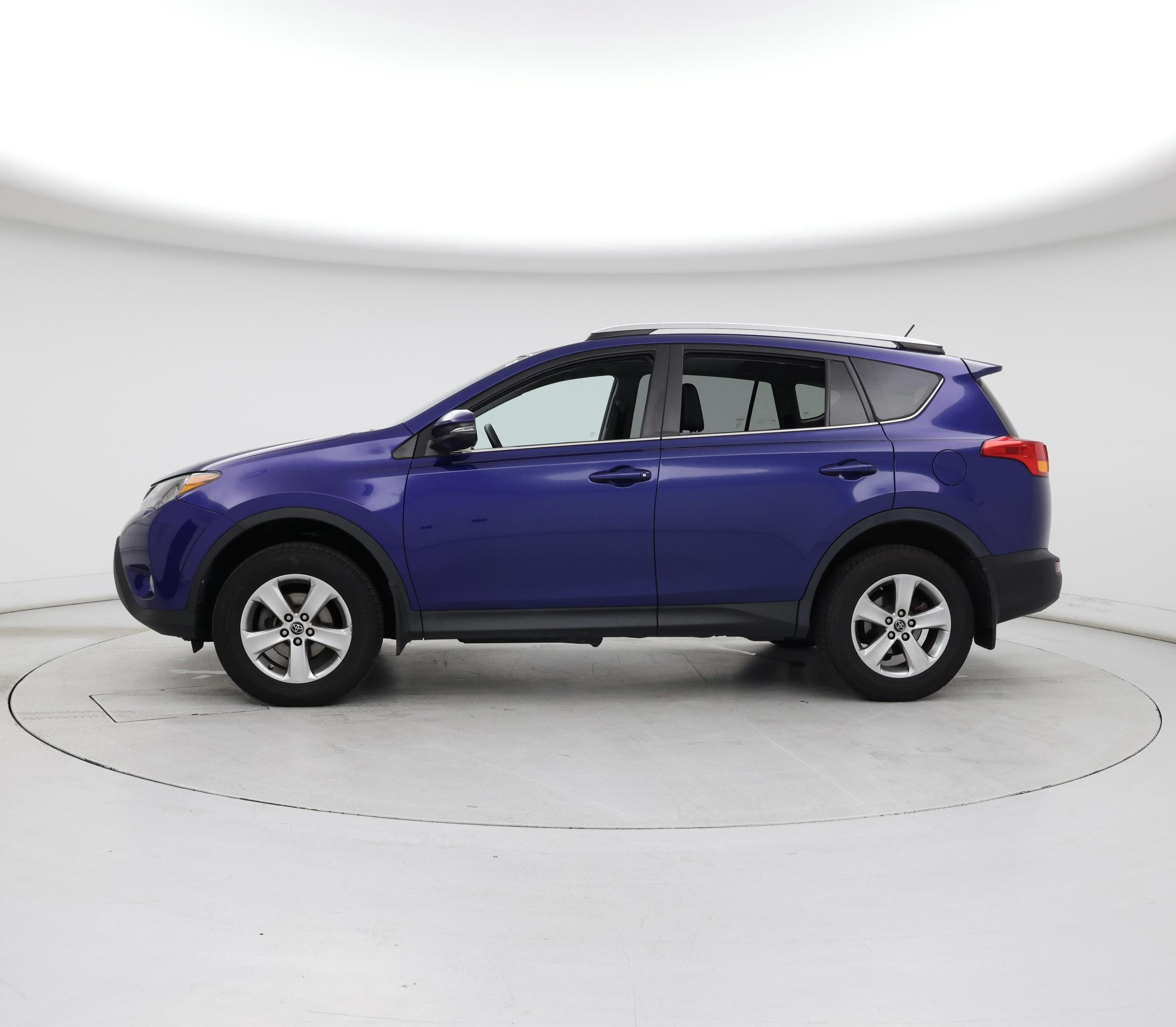 Thumbnail: 2015 Toyota RAV4 - 3