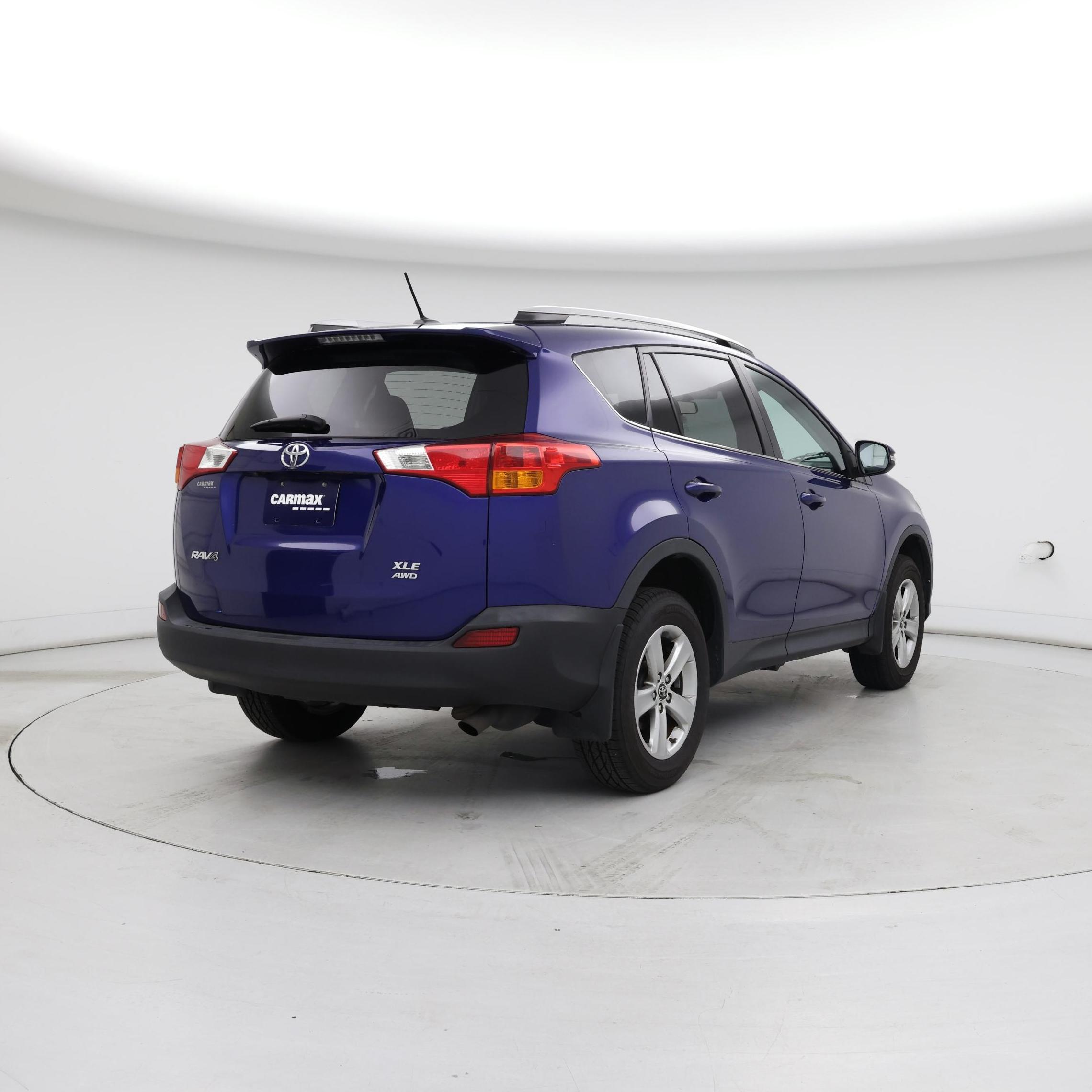 Thumbnail: 2015 Toyota RAV4 - 8