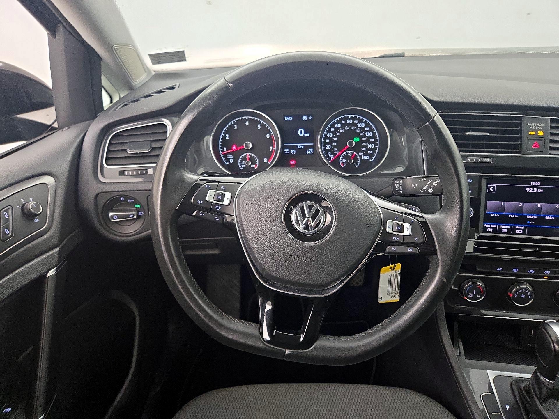 Thumbnail: 2019 Volkswagen Golf - 10