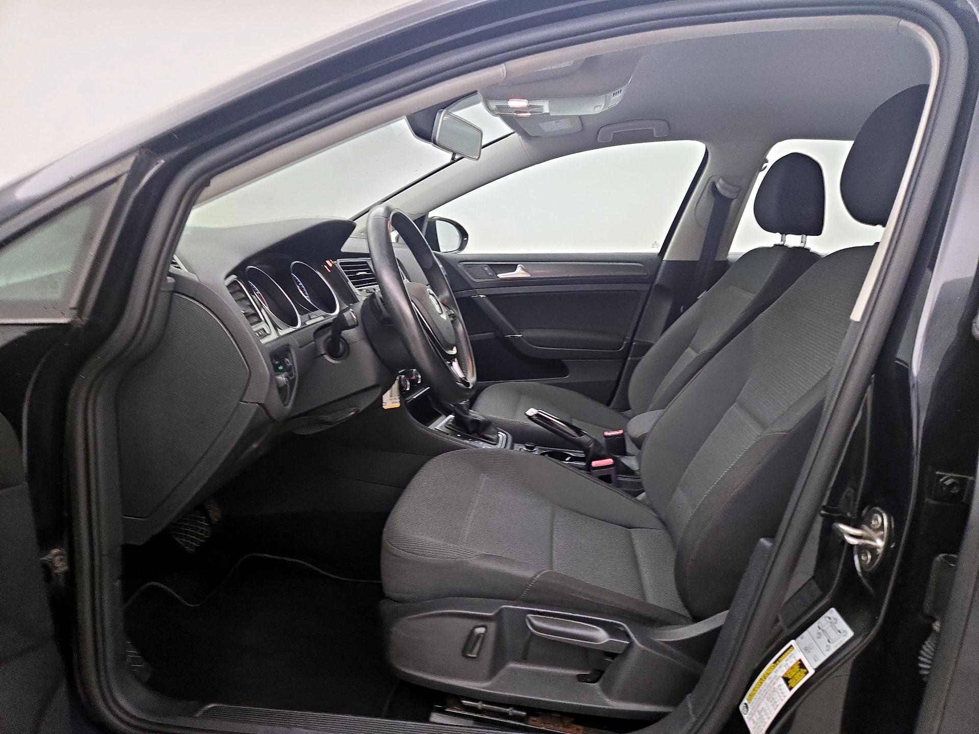 Thumbnail: 2019 Volkswagen Golf - 11