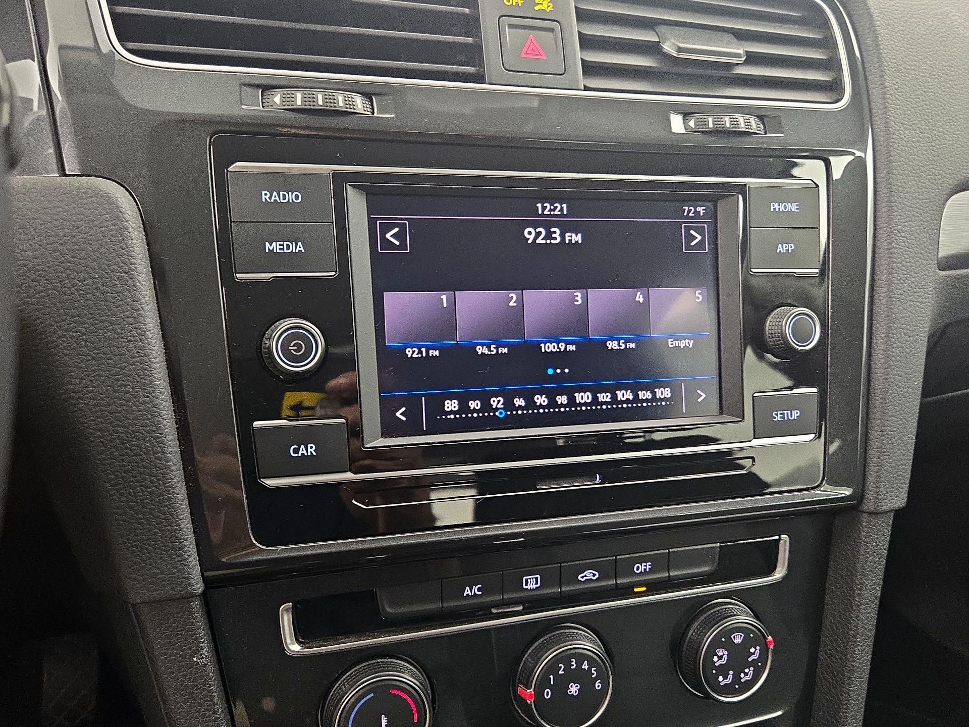 Thumbnail: 2019 Volkswagen Golf - 15