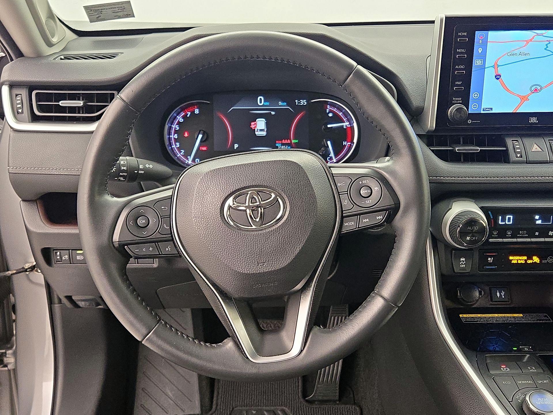 Thumbnail: 2019 Toyota RAV4 - 10