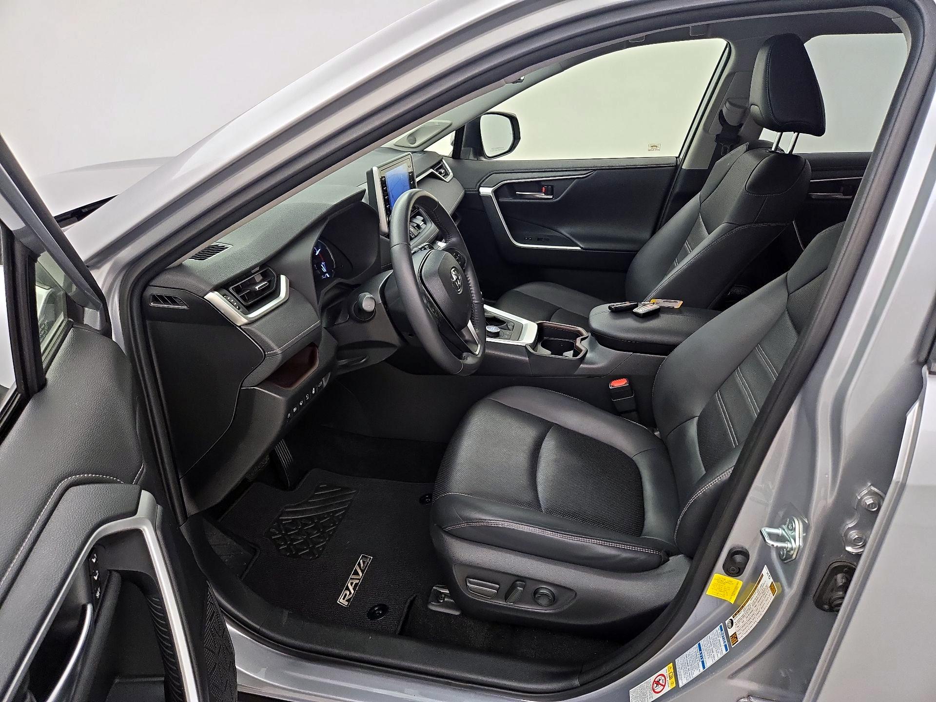 Thumbnail: 2019 Toyota RAV4 - 11