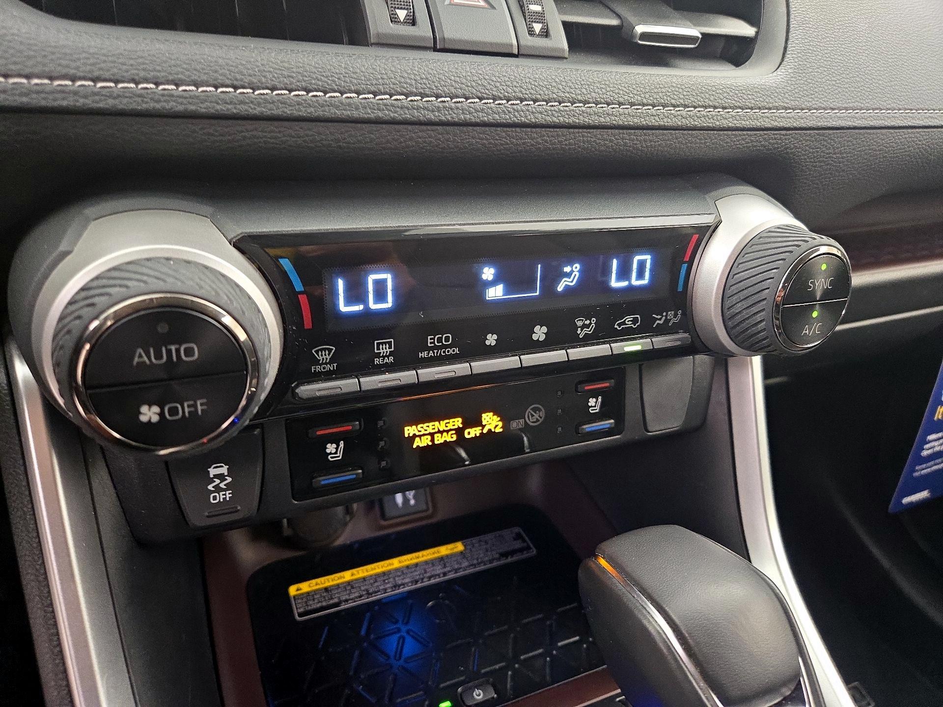 Thumbnail: 2019 Toyota RAV4 - 17