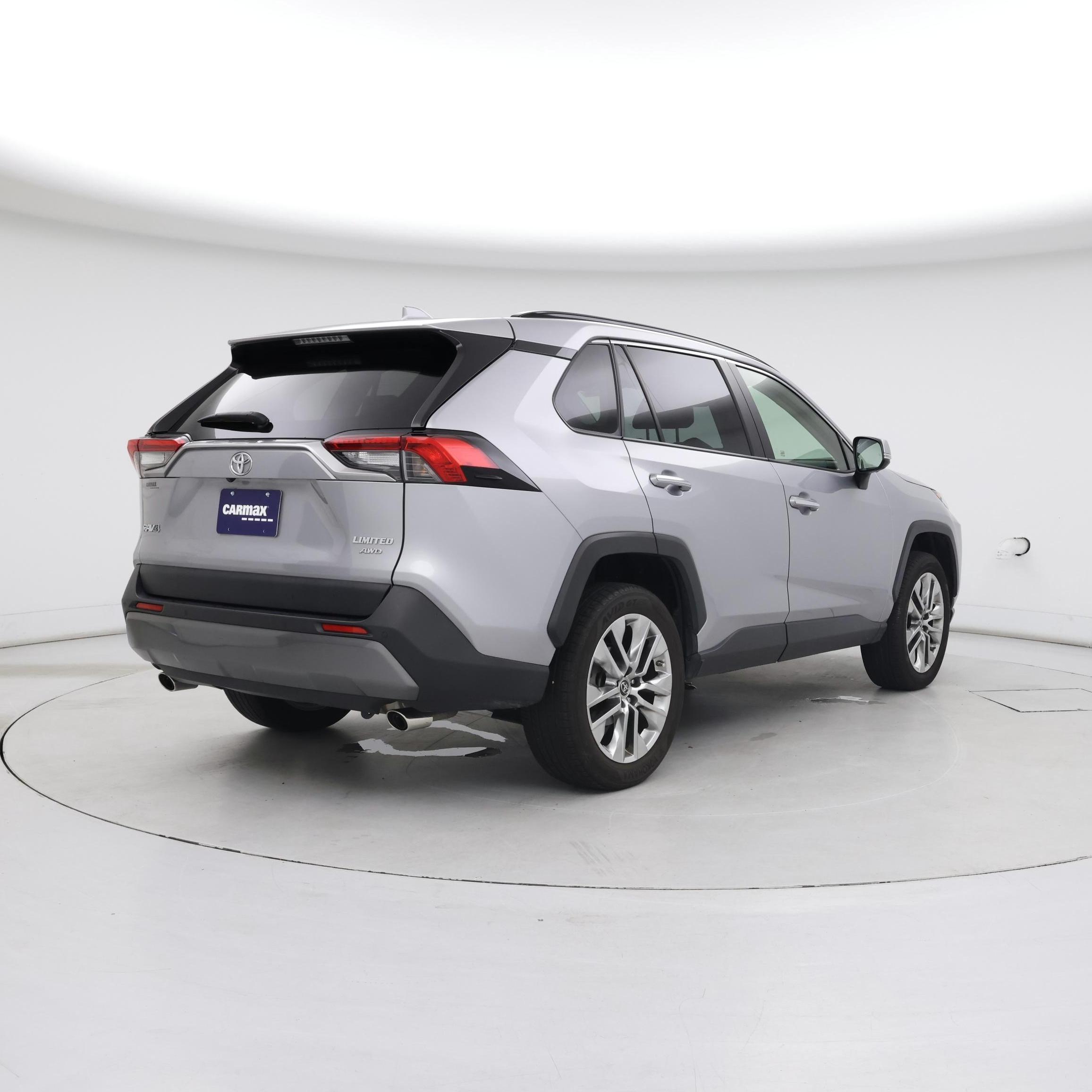 Thumbnail: 2019 Toyota RAV4 - 8