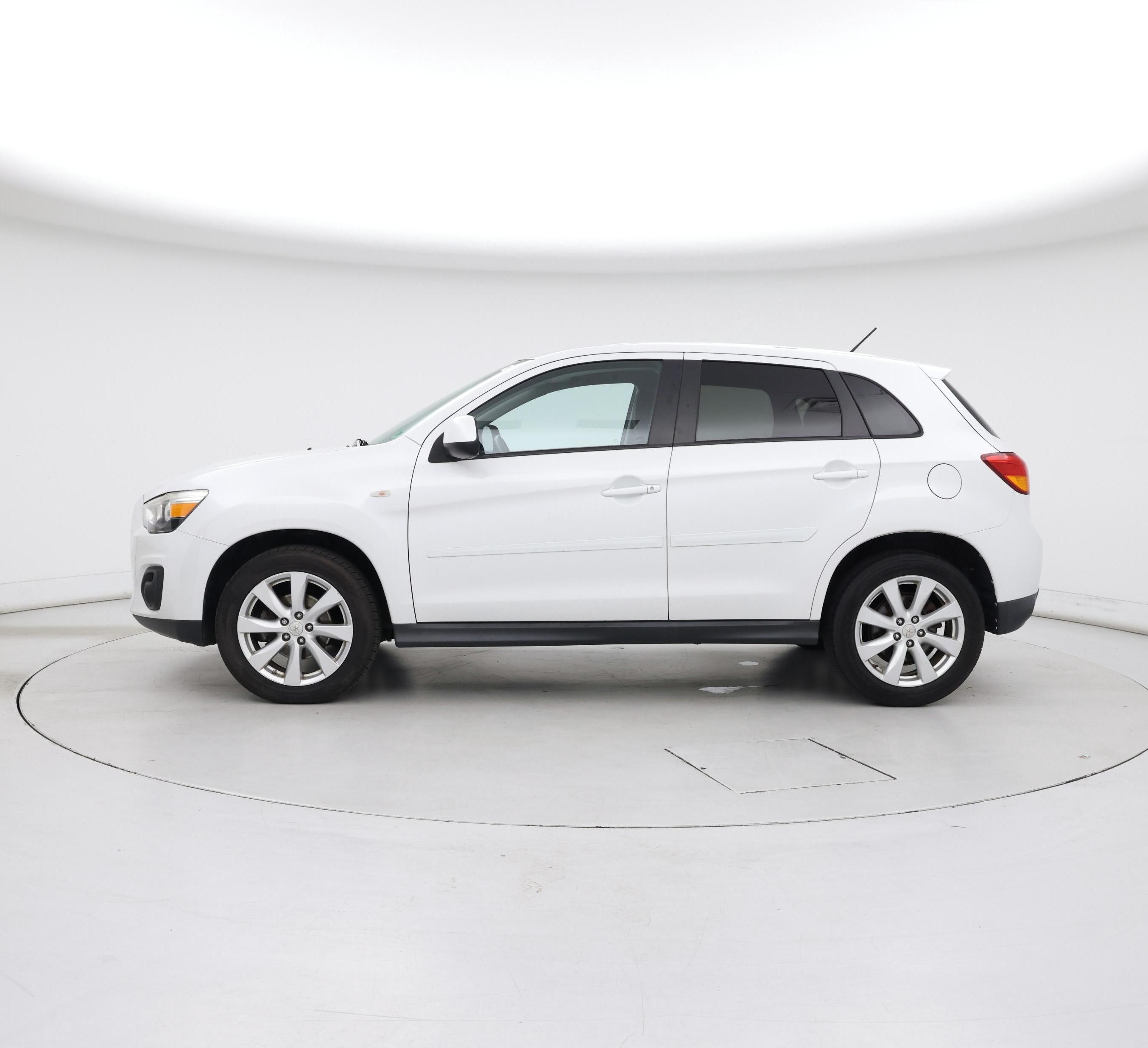 Thumbnail: 2014 Mitsubishi Outlander Sport - 3