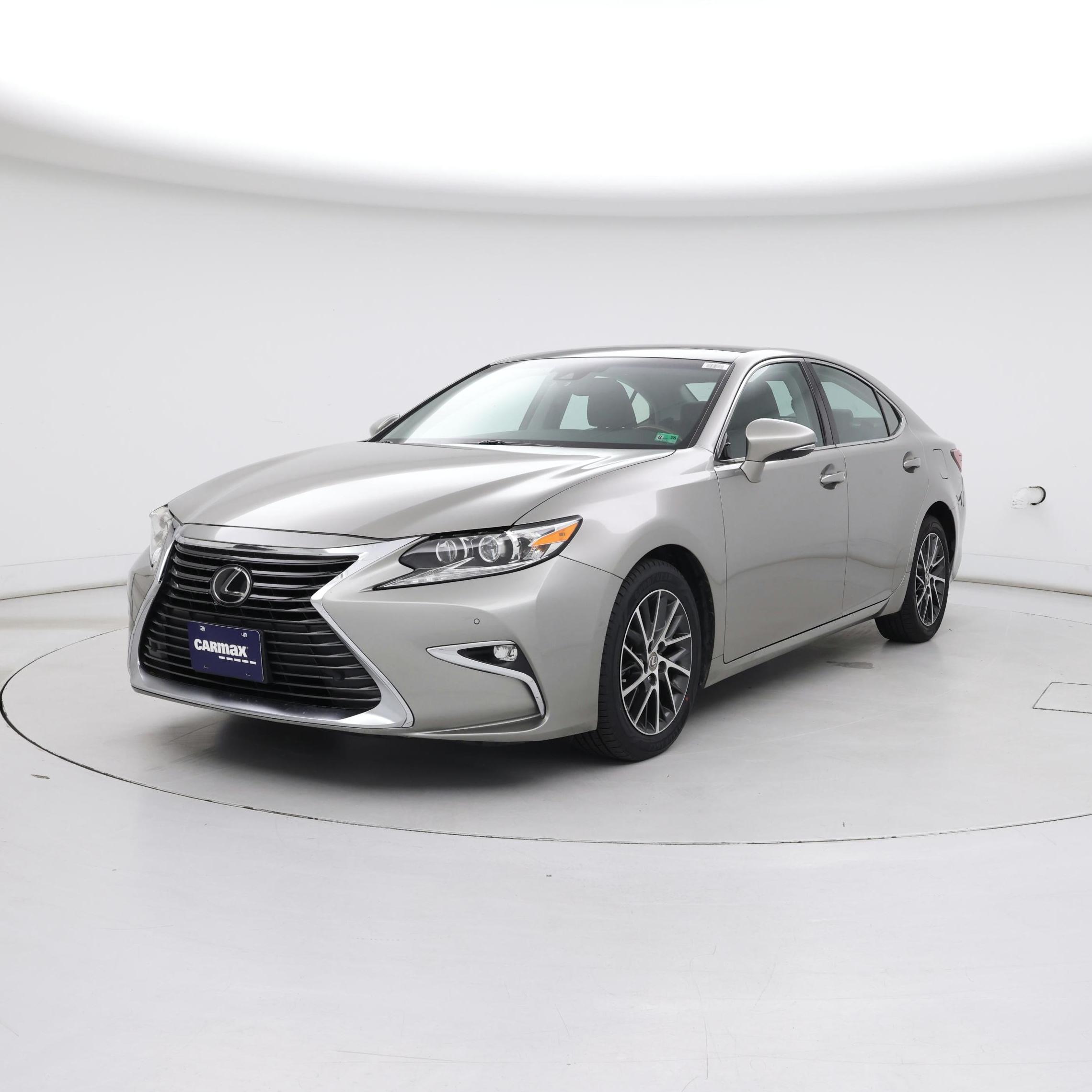 Thumbnail: 2017 Lexus ES - 4