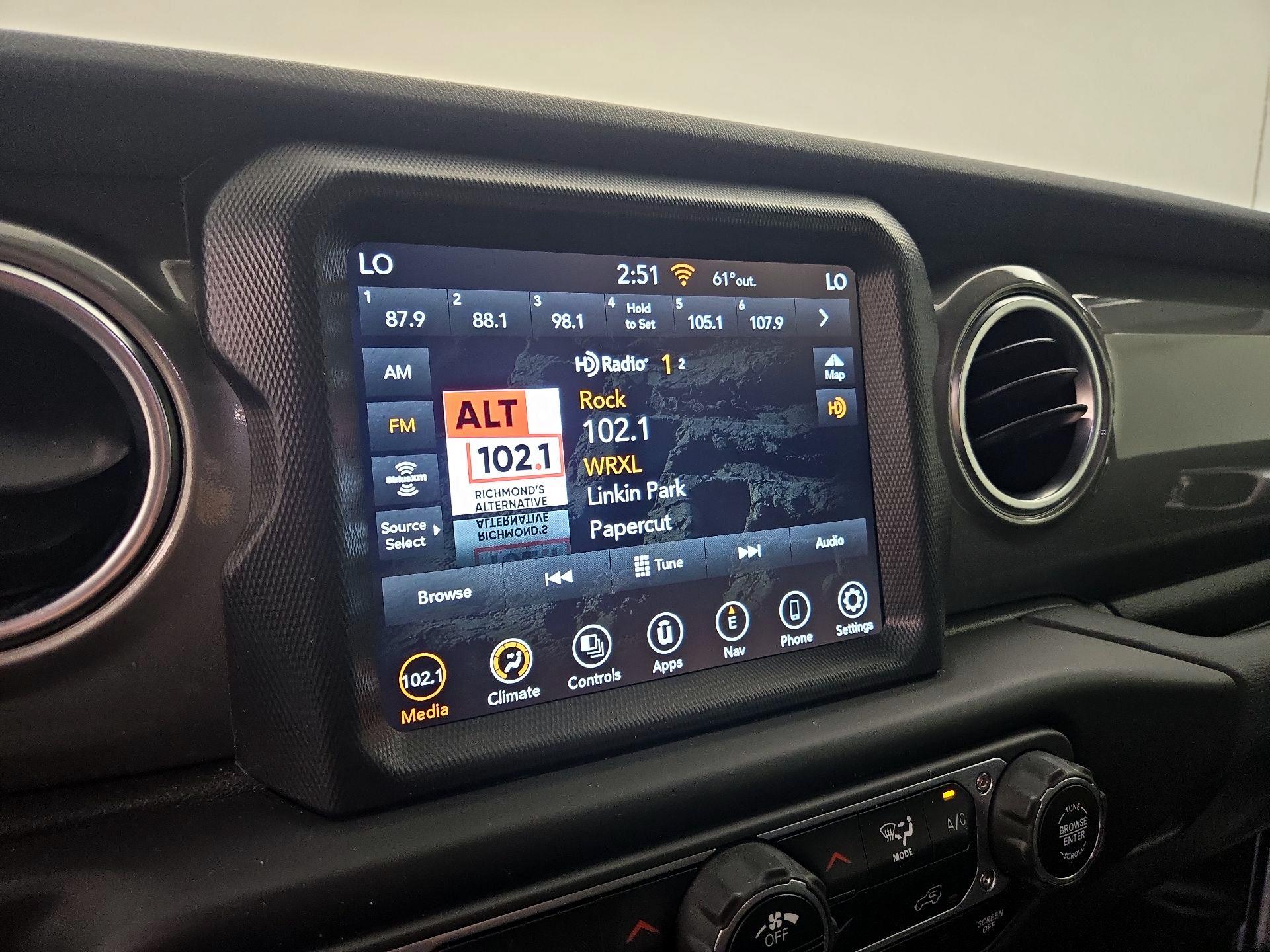 Thumbnail: 2023 Jeep Gladiator - 16