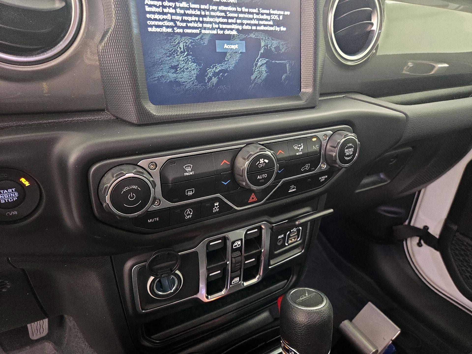 Thumbnail: 2023 Jeep Gladiator - 17