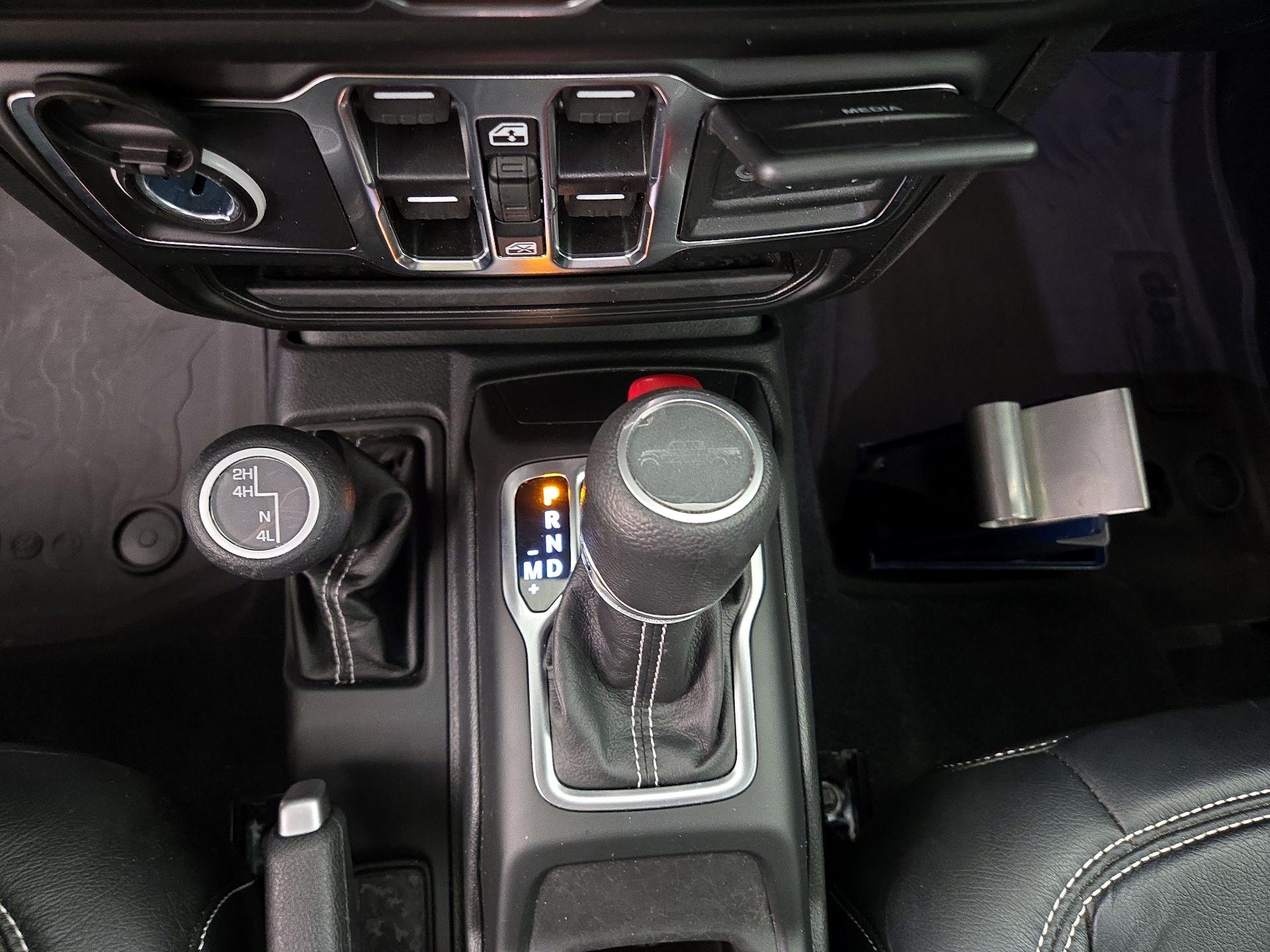 Thumbnail: 2023 Jeep Gladiator - 18