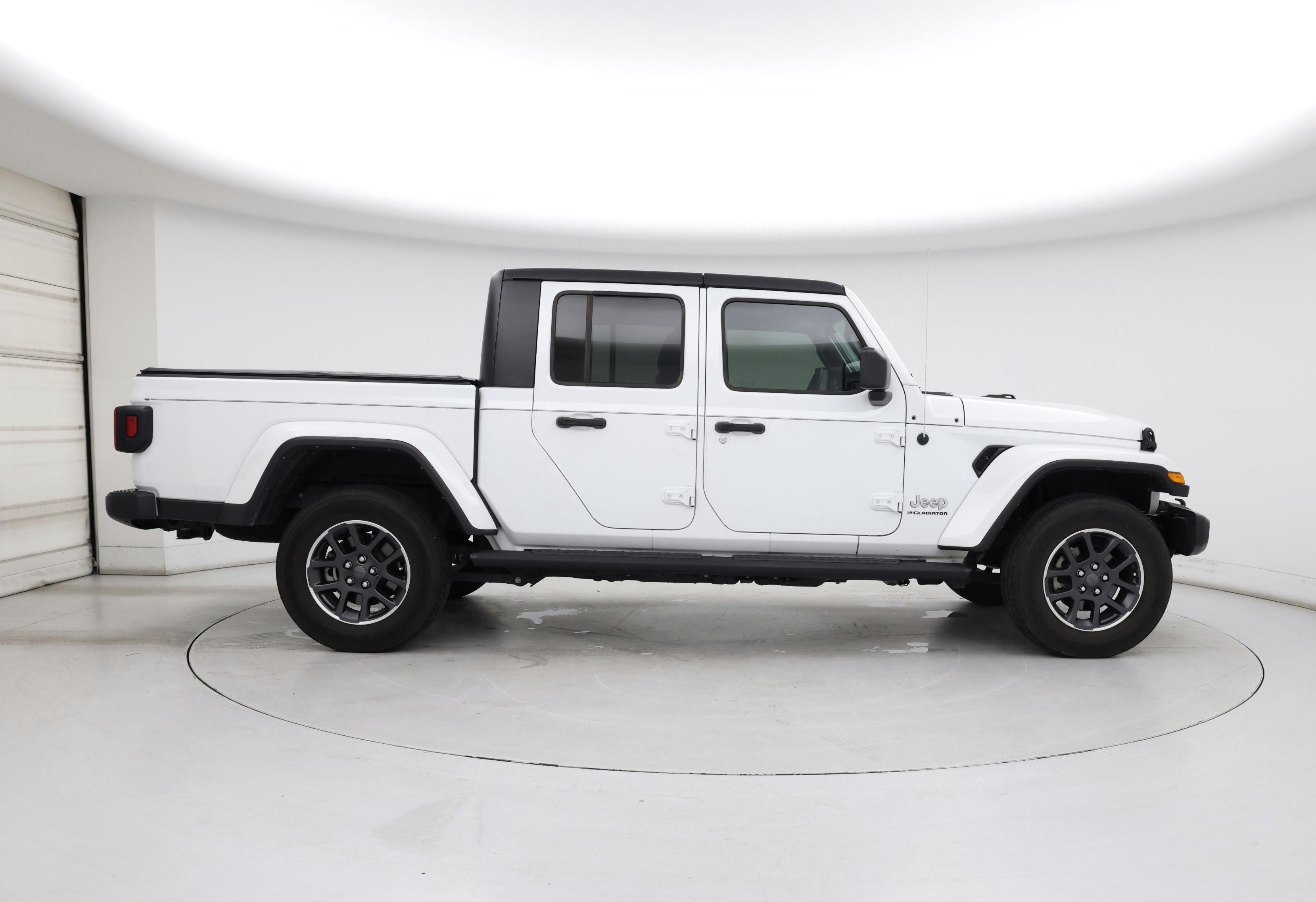 Thumbnail: 2023 Jeep Gladiator - 7