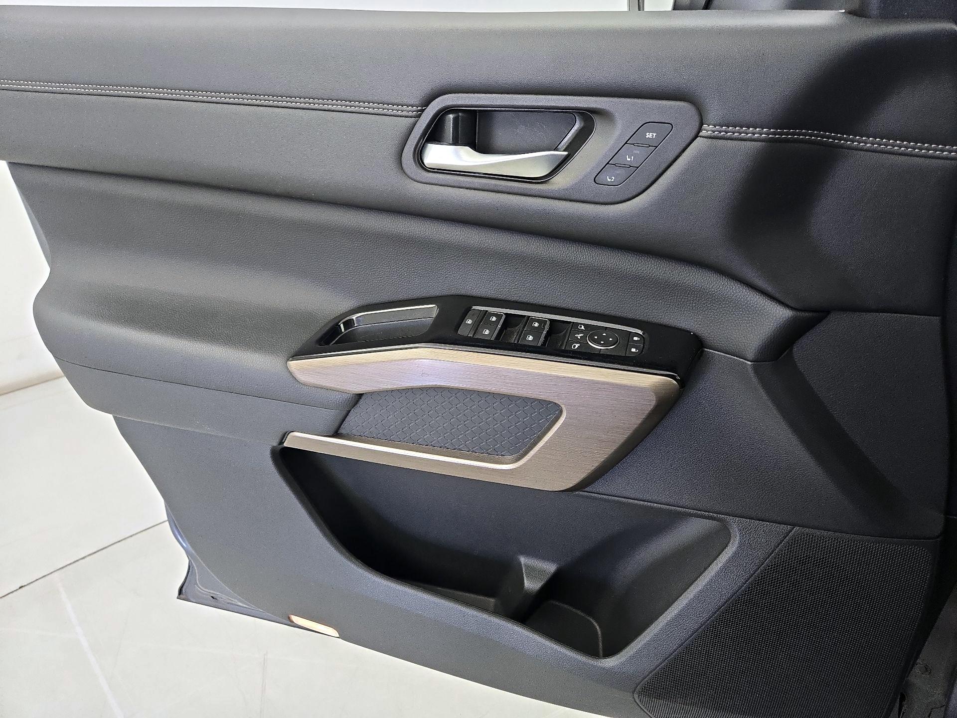Thumbnail: 2022 Nissan Pathfinder - 12