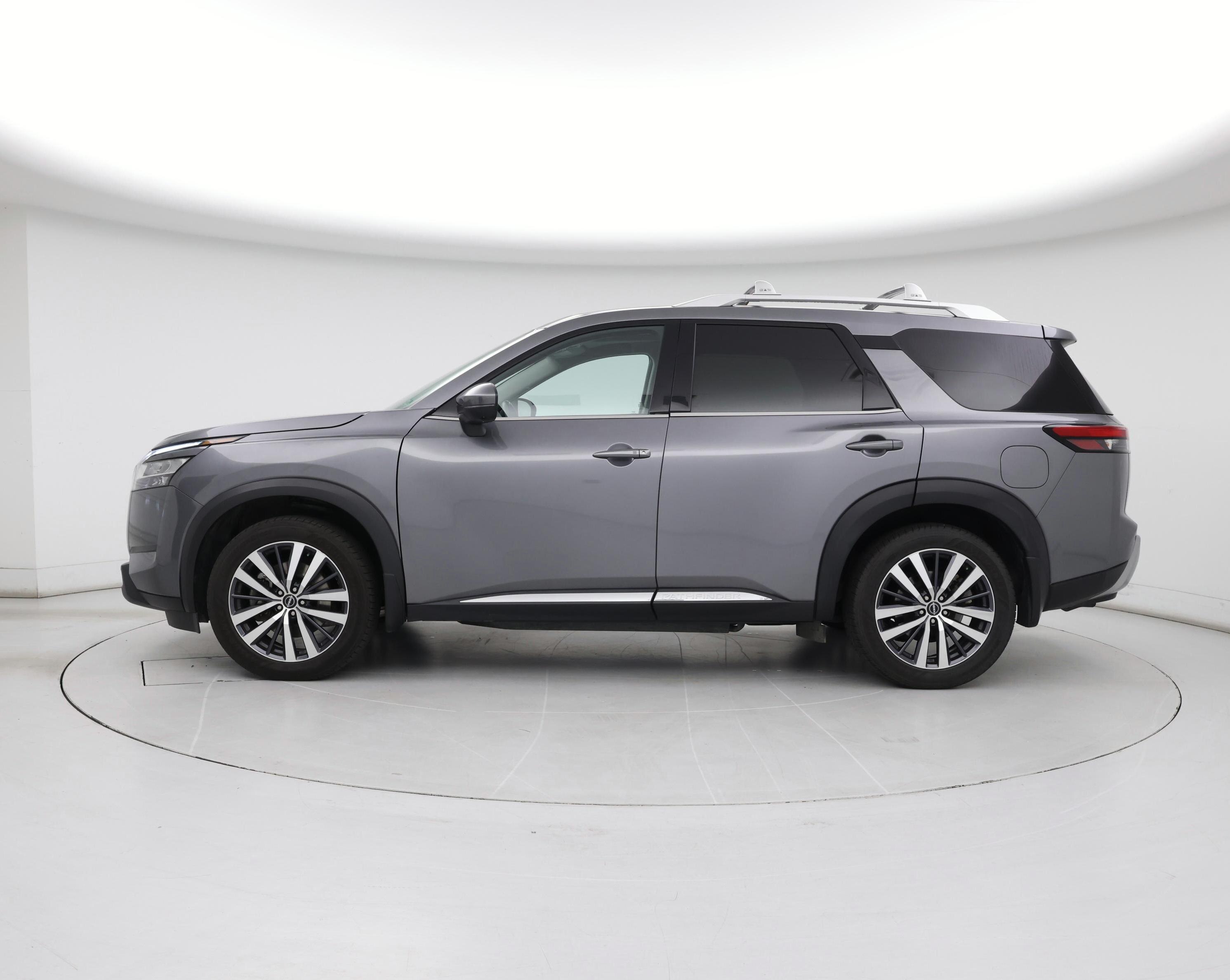 Thumbnail: 2022 Nissan Pathfinder - 3