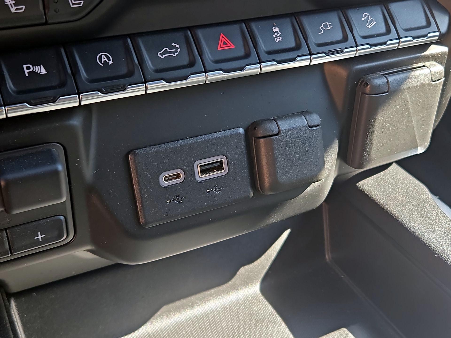 Thumbnail: 2022 Chevrolet Silverado 1500 - 18