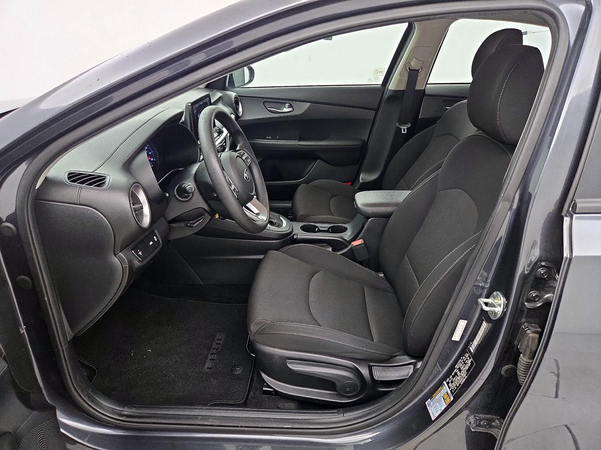 Thumbnail: 2020 Kia Forte - 11