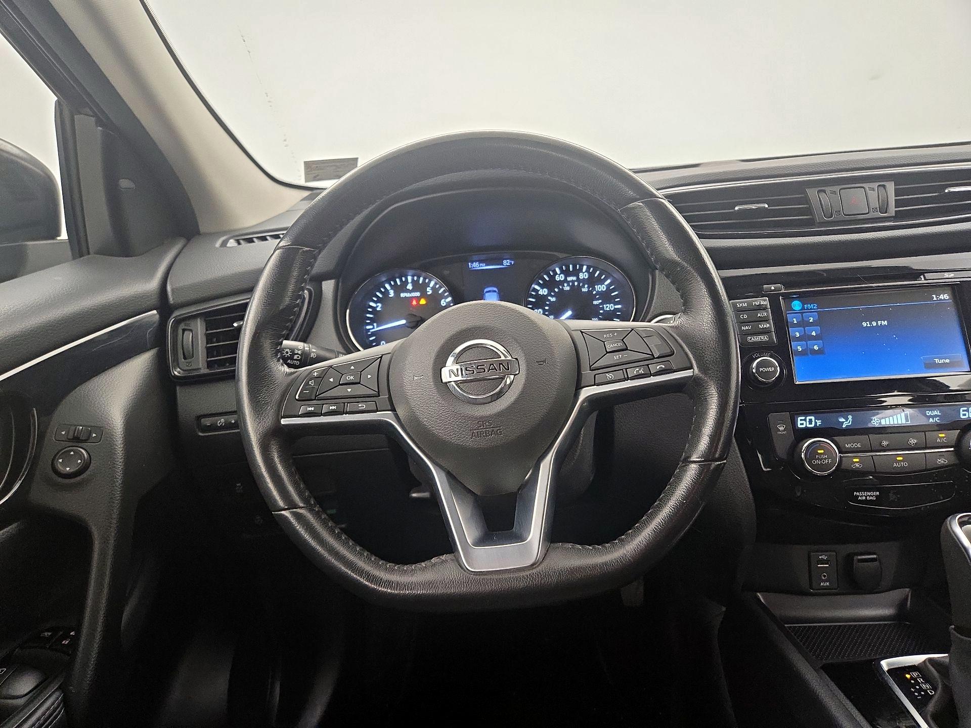 Thumbnail: 2017 Nissan Rogue Sport - 10