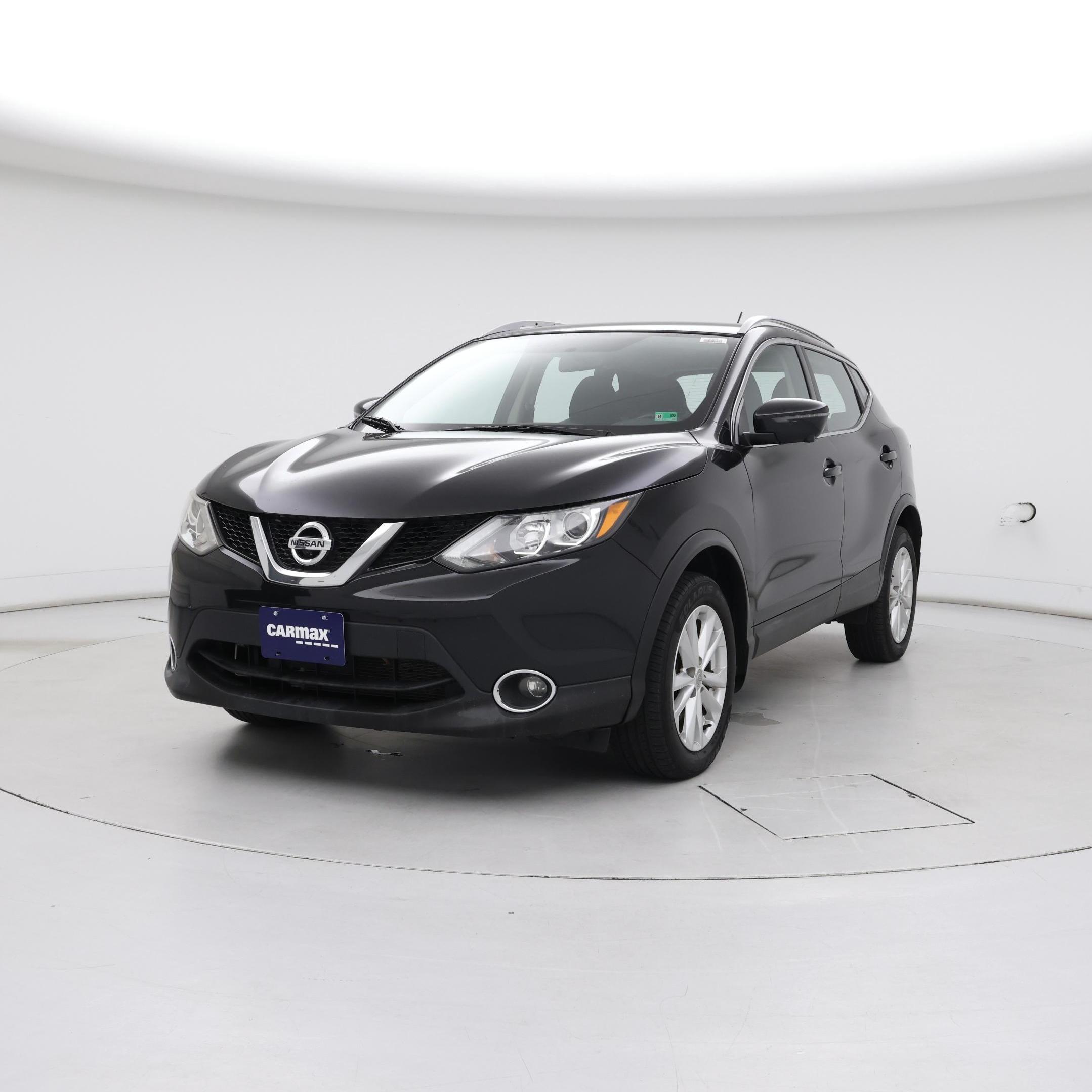 Thumbnail: 2017 Nissan Rogue Sport - 4