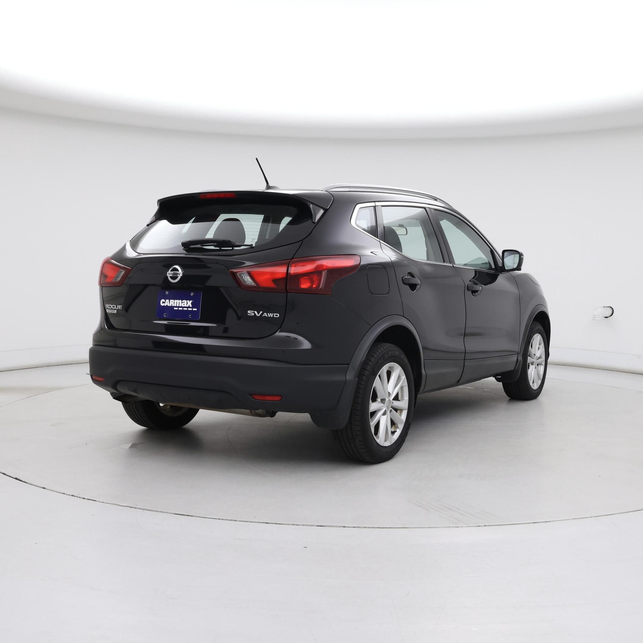 Thumbnail: 2017 Nissan Rogue Sport - 8