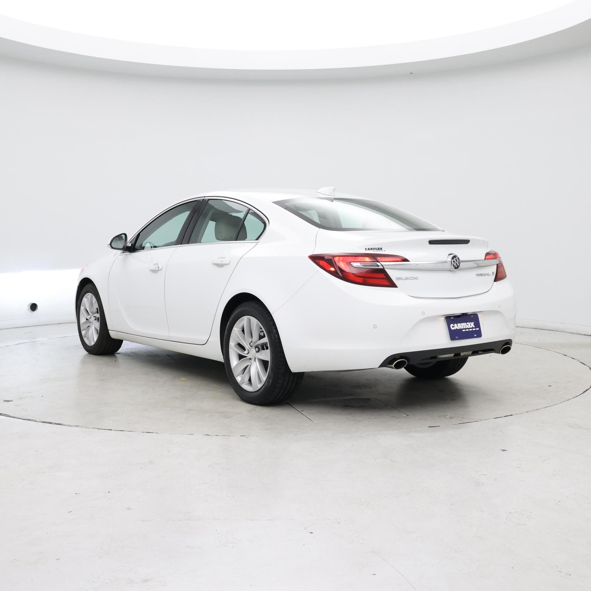 Thumbnail: 2017 Buick Regal - 2