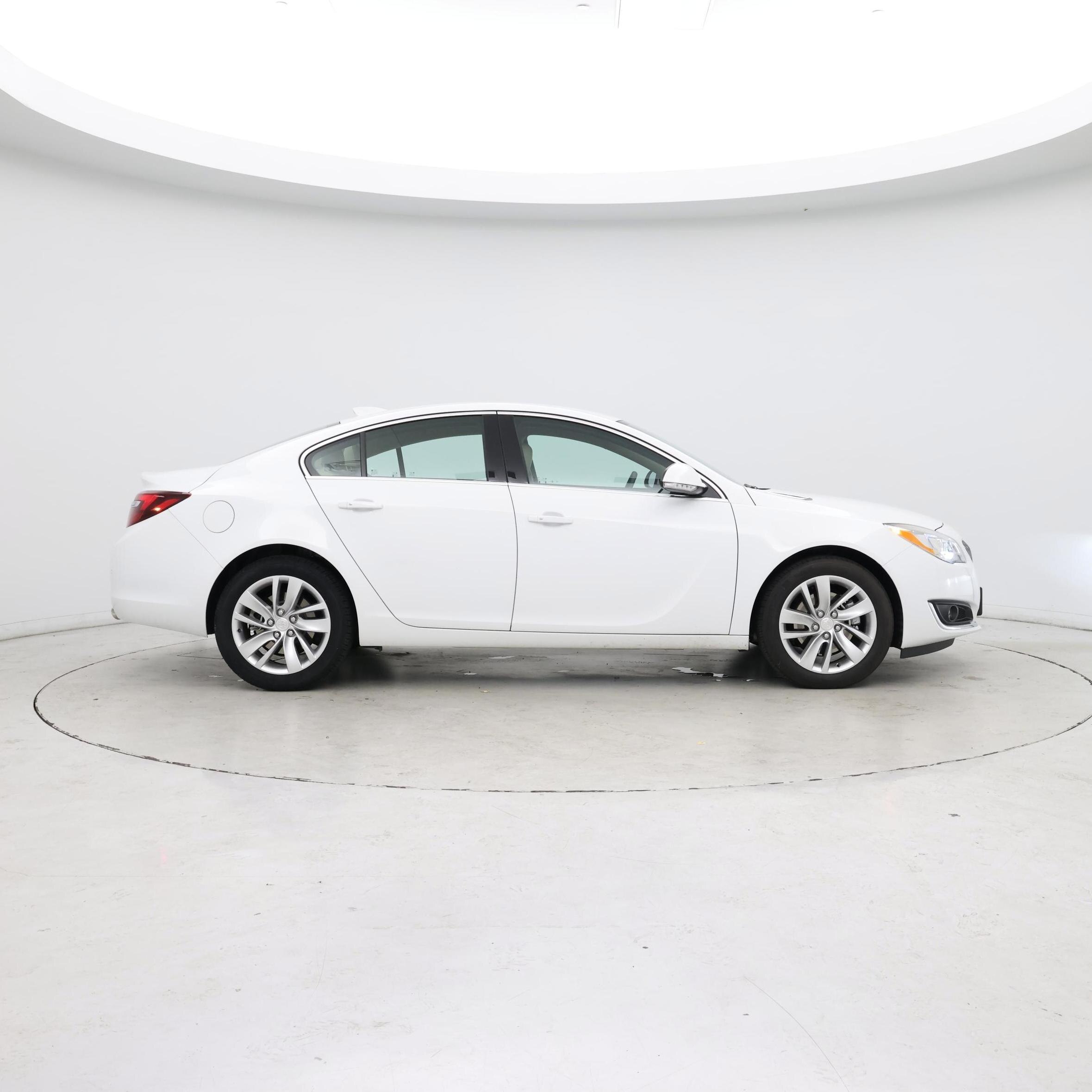 Thumbnail: 2017 Buick Regal - 7