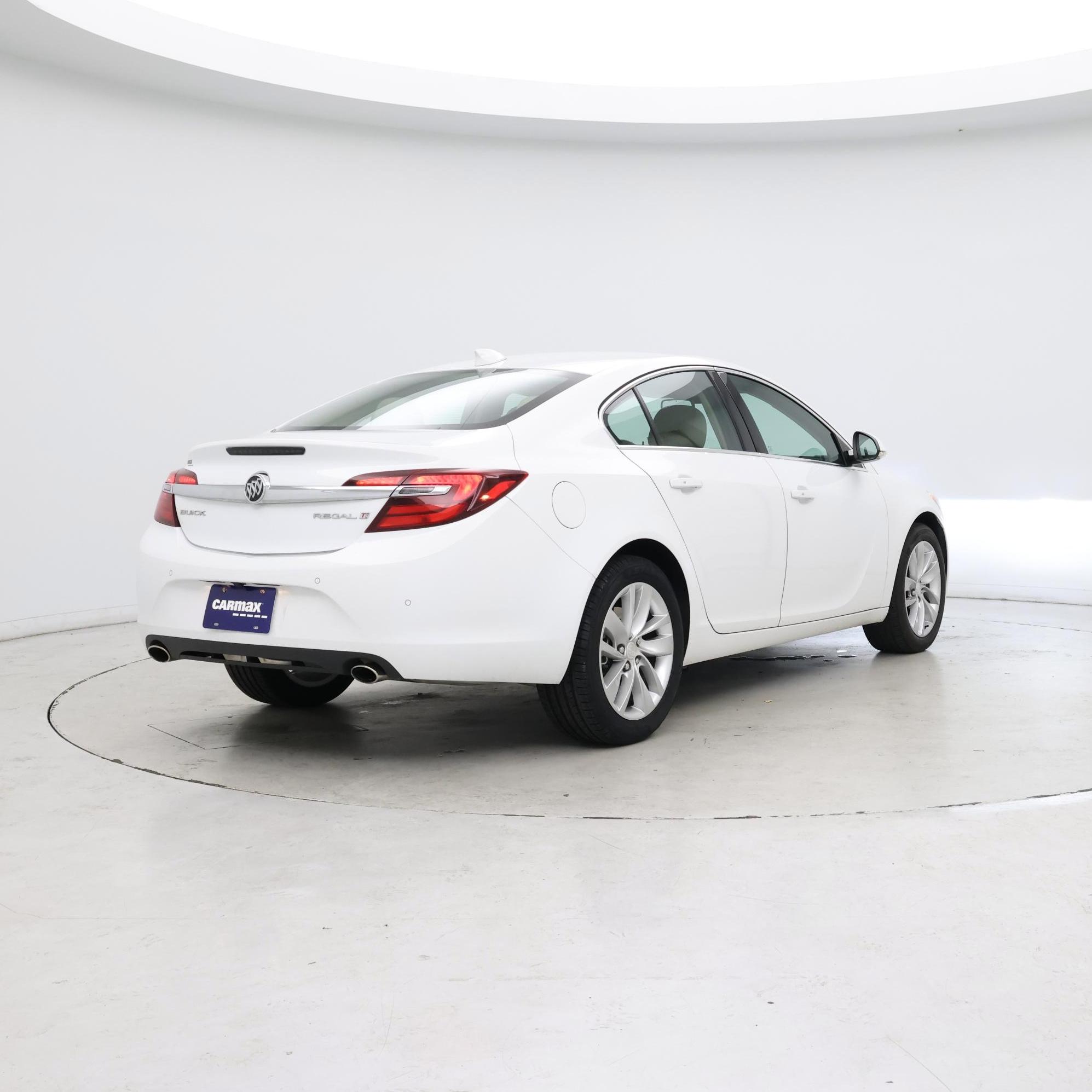 Thumbnail: 2017 Buick Regal - 8