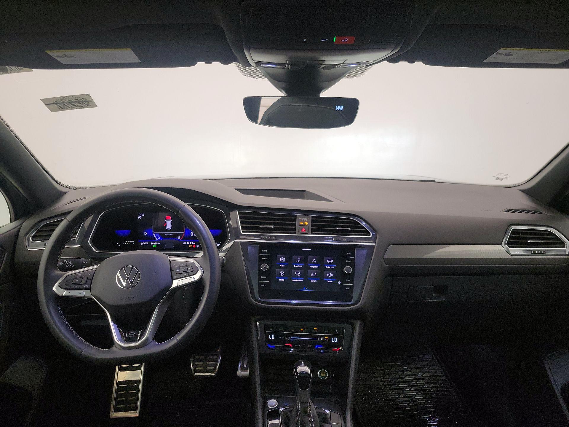 Thumbnail: 2023 Volkswagen Tiguan - 9