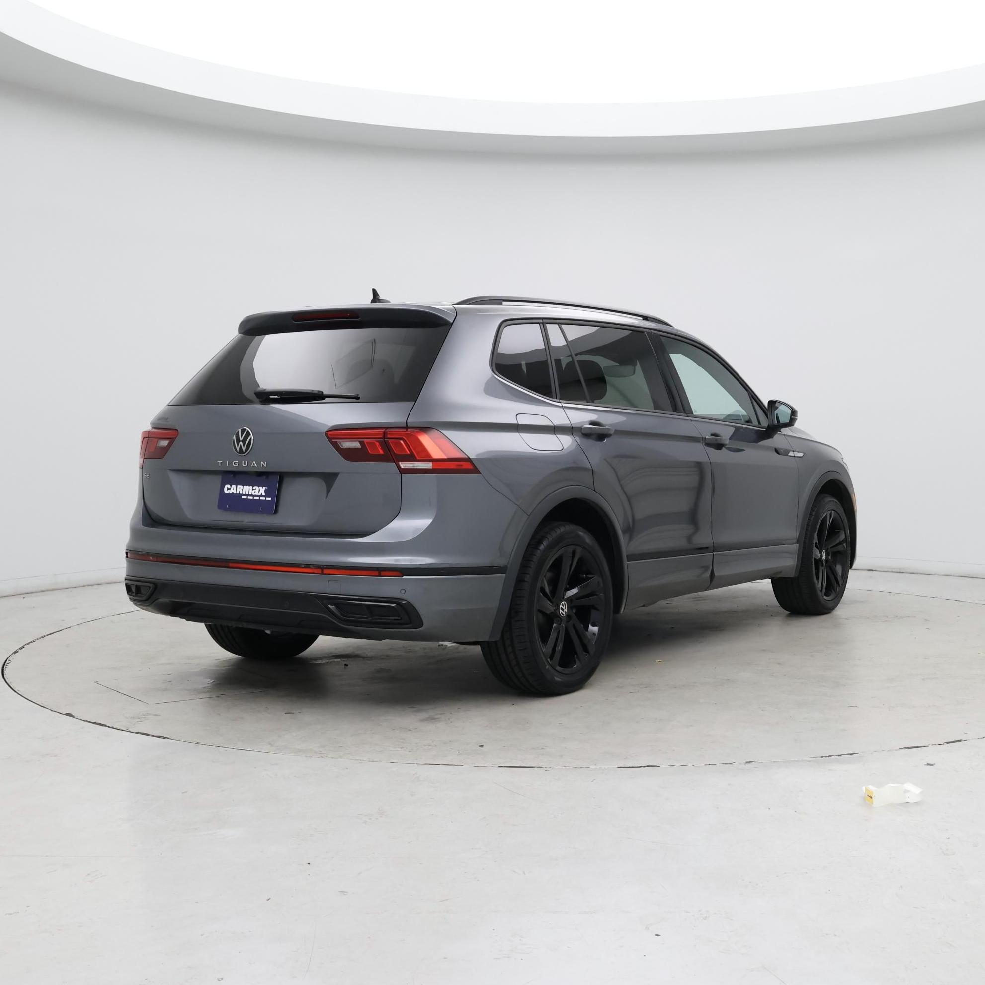 Thumbnail: 2023 Volkswagen Tiguan - 8
