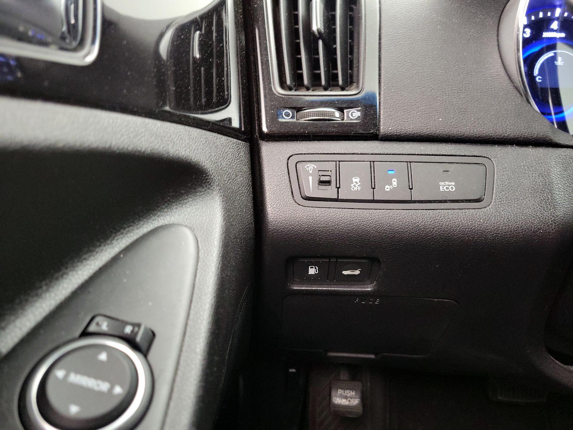 Thumbnail: 2014 Hyundai Sonata - 13