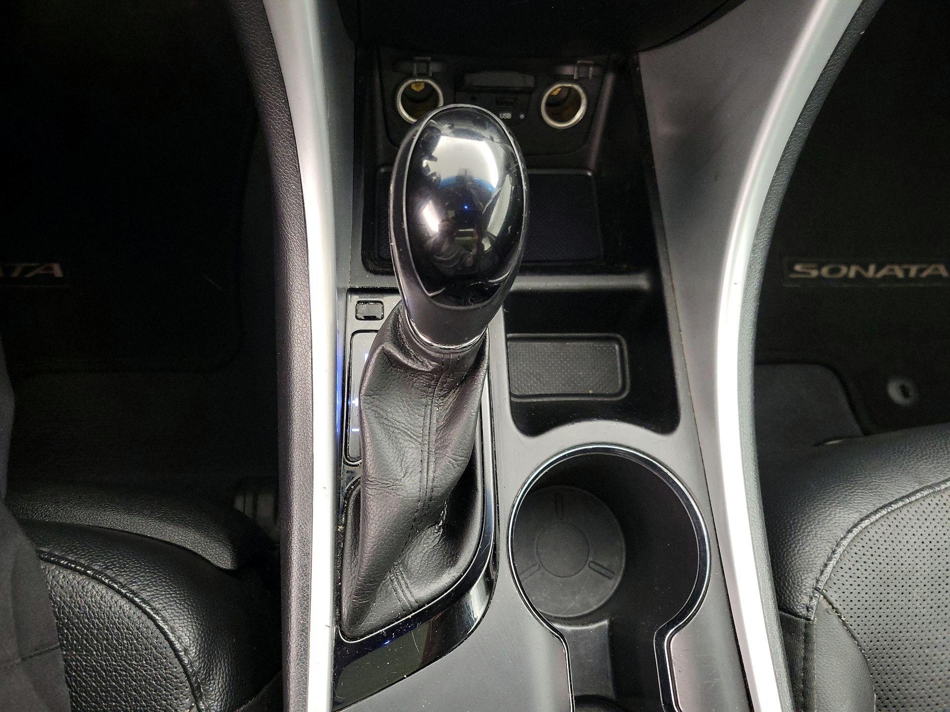 Thumbnail: 2014 Hyundai Sonata - 18