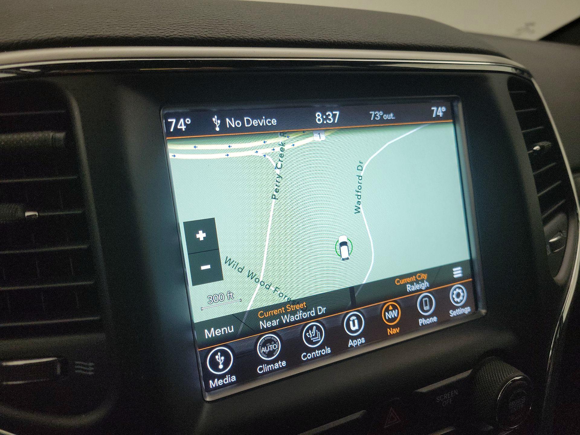 Thumbnail: 2018 Jeep Grand Cherokee - 14