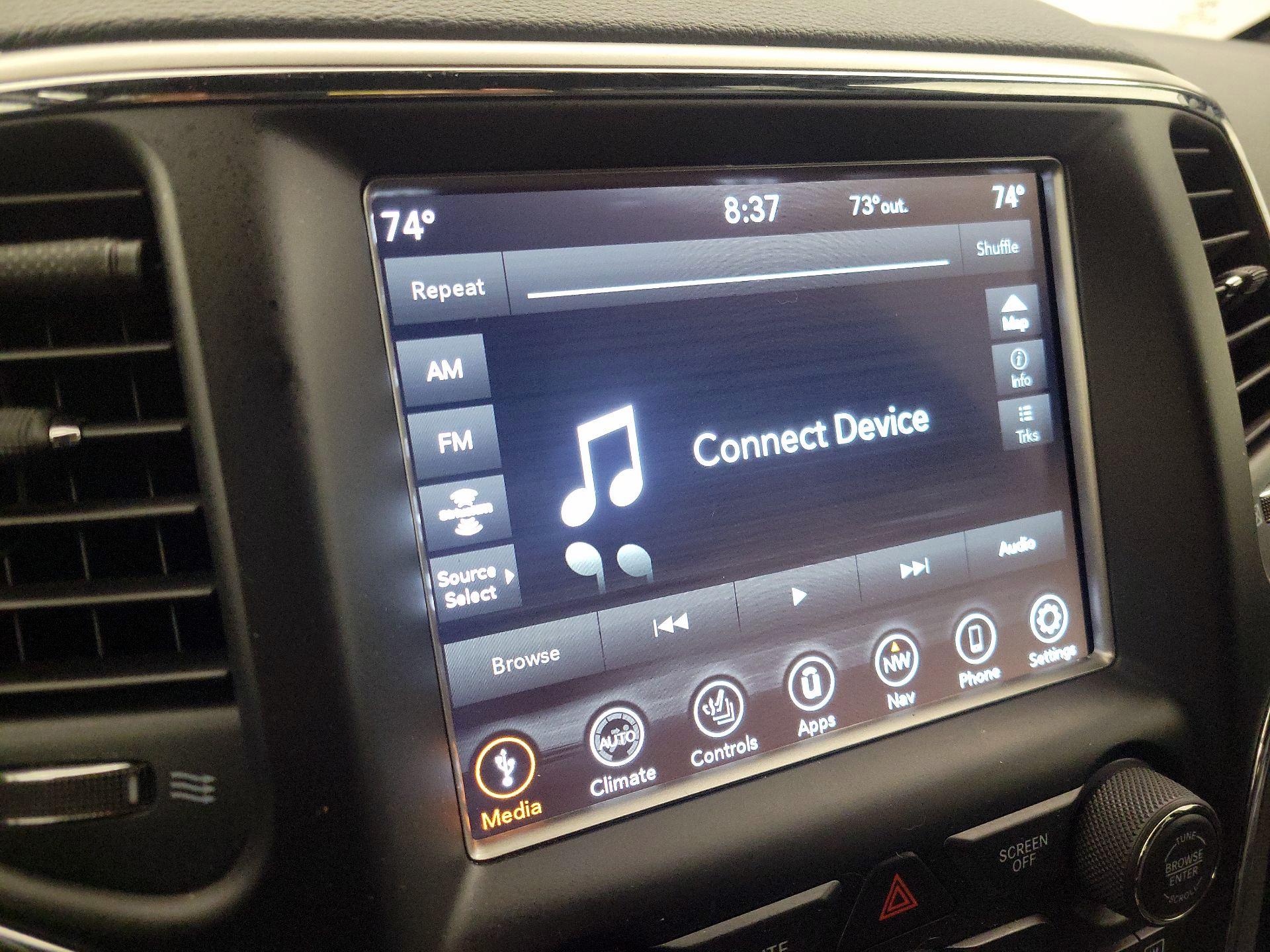 Thumbnail: 2018 Jeep Grand Cherokee - 16