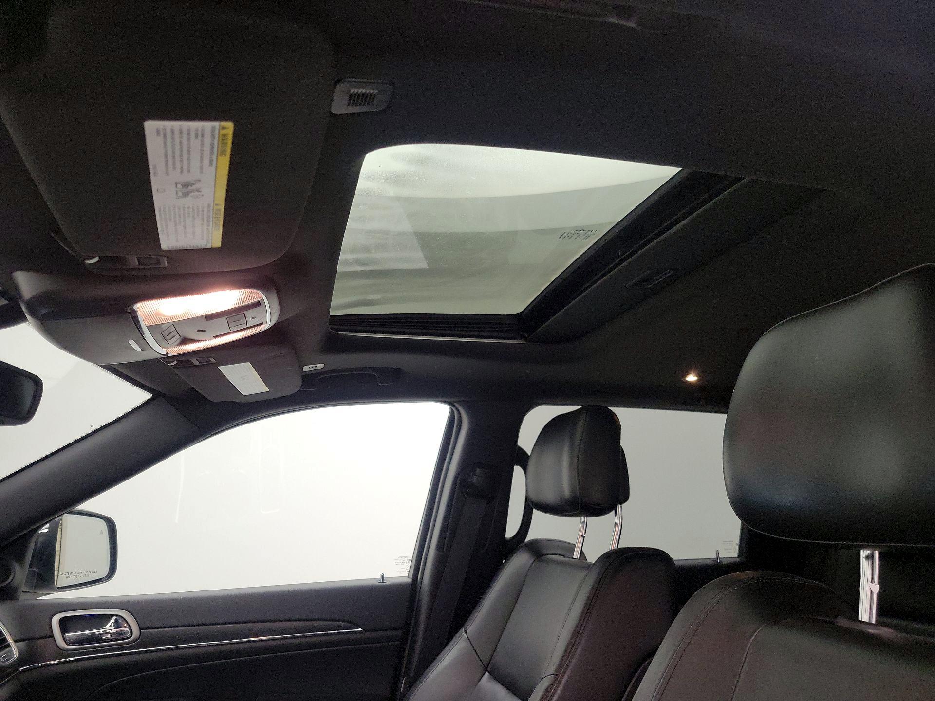 Thumbnail: 2018 Jeep Grand Cherokee - 20