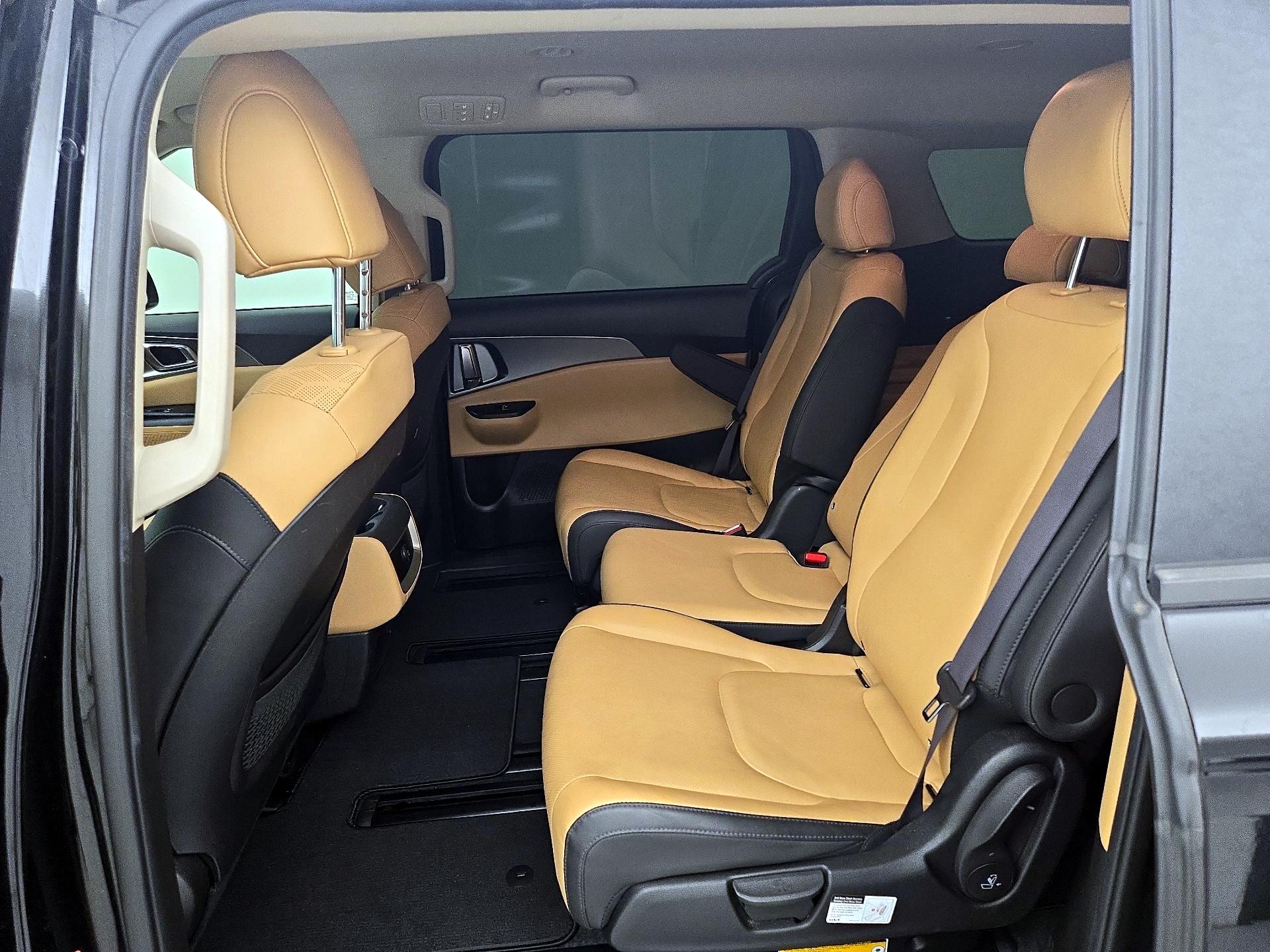 Thumbnail: 2022 Kia Carnival - 19