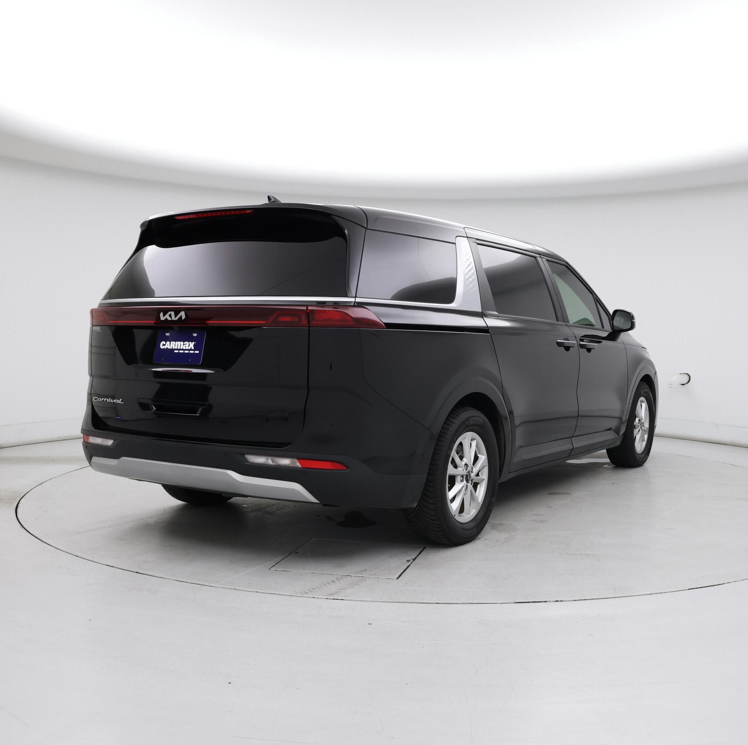 Thumbnail: 2022 Kia Carnival - 8