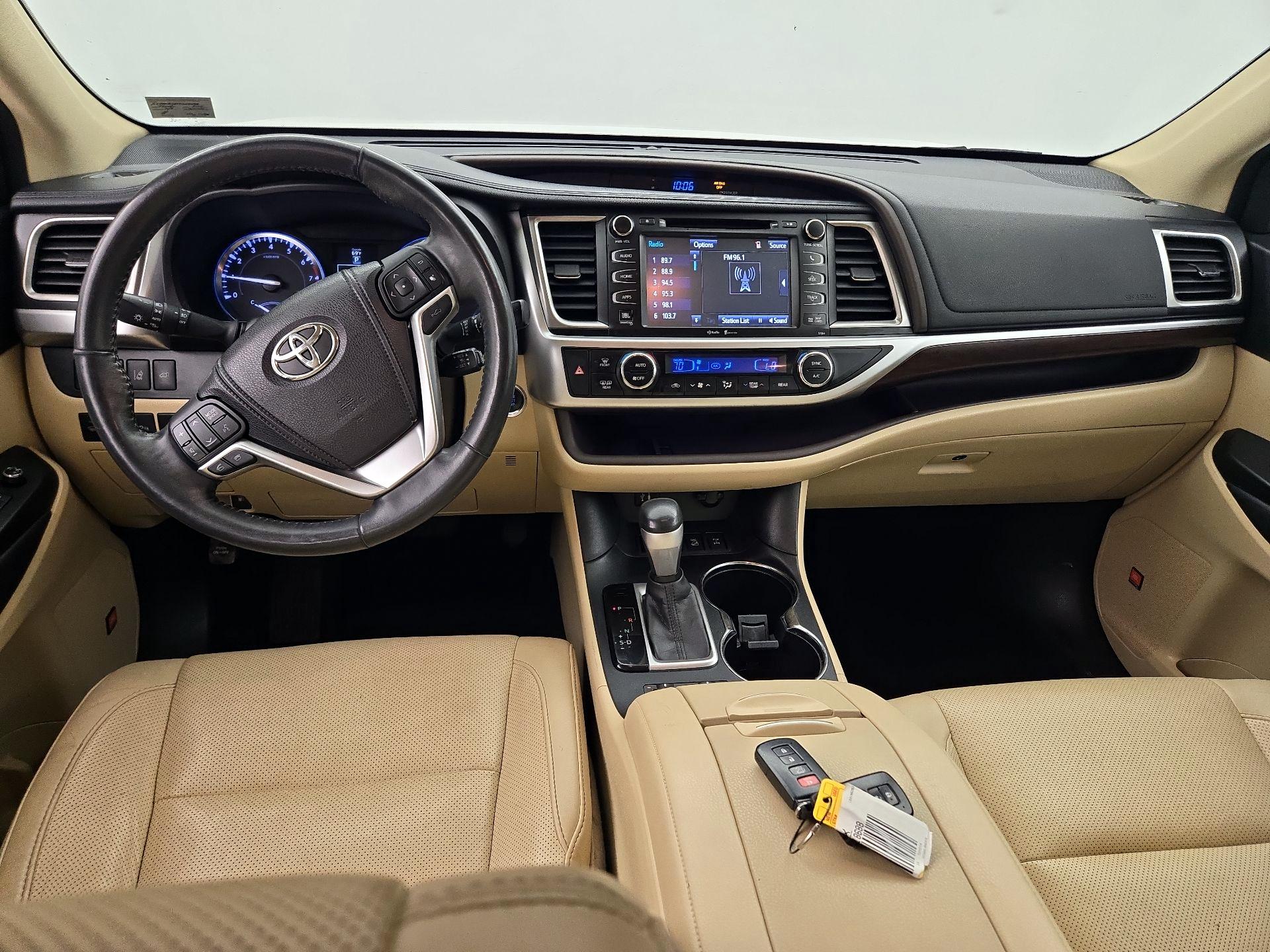 Thumbnail: 2015 Toyota Highlander - 9
