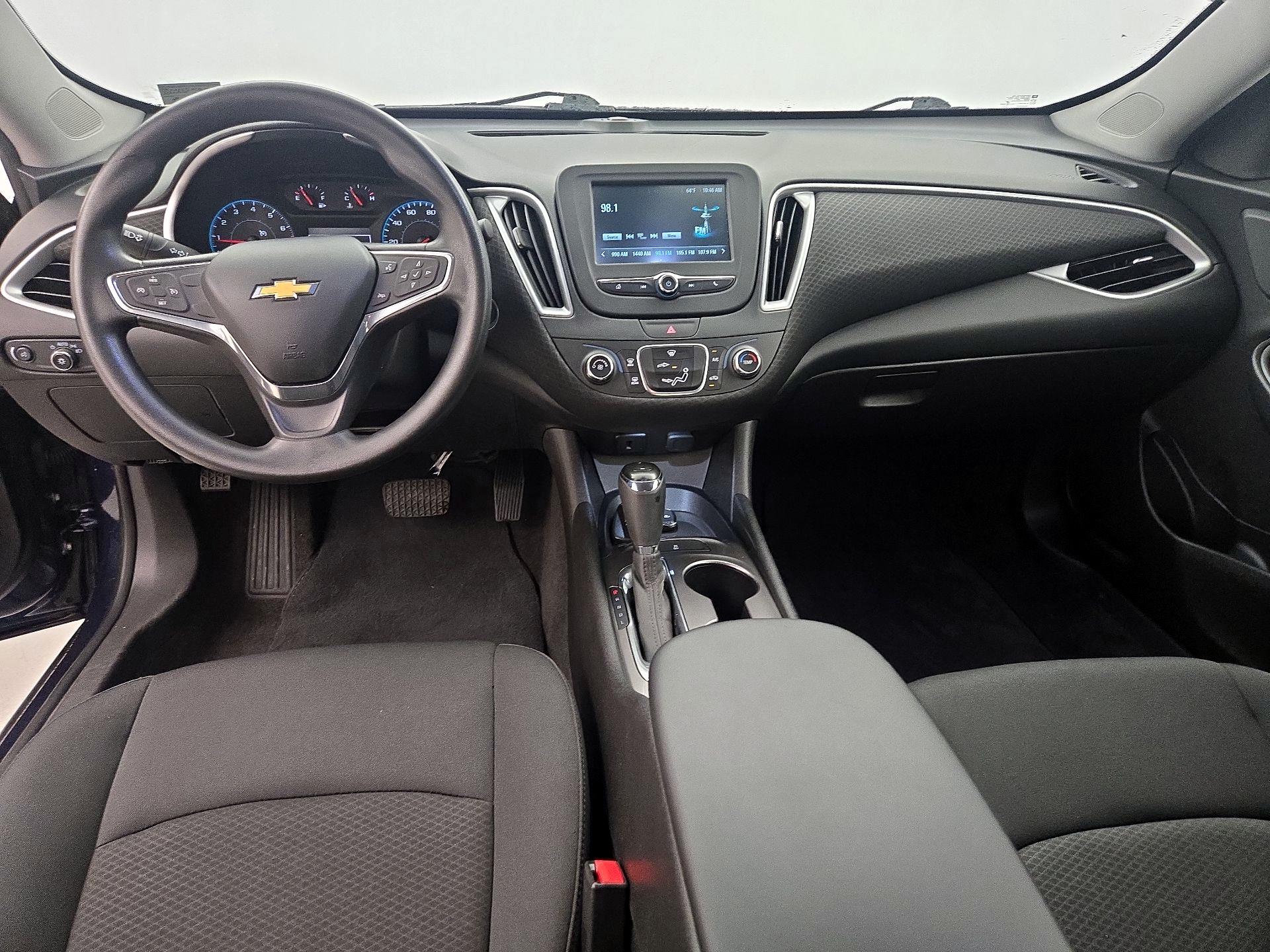 Thumbnail: 2016 Chevrolet Malibu - 9