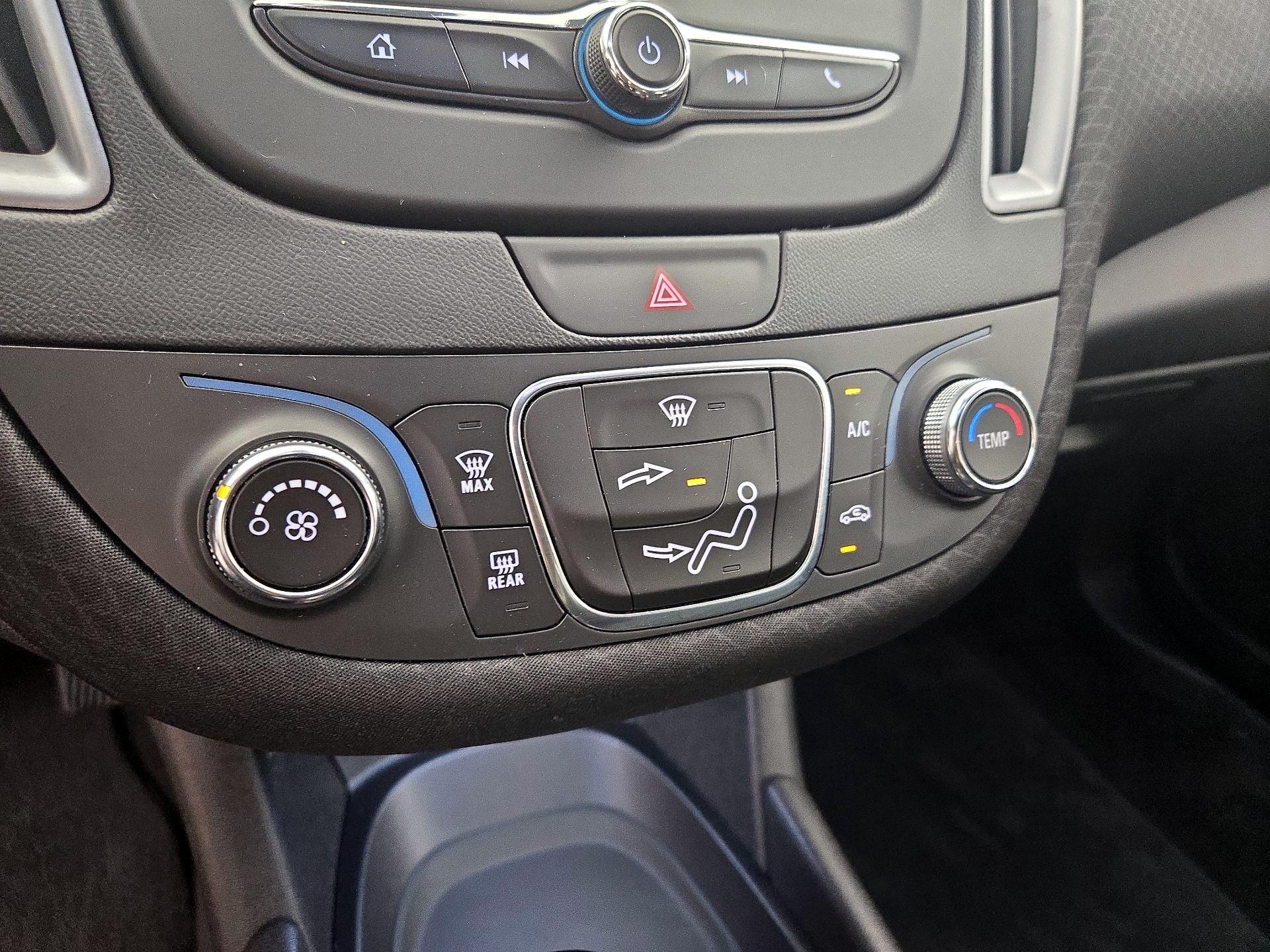 Thumbnail: 2016 Chevrolet Malibu - 16