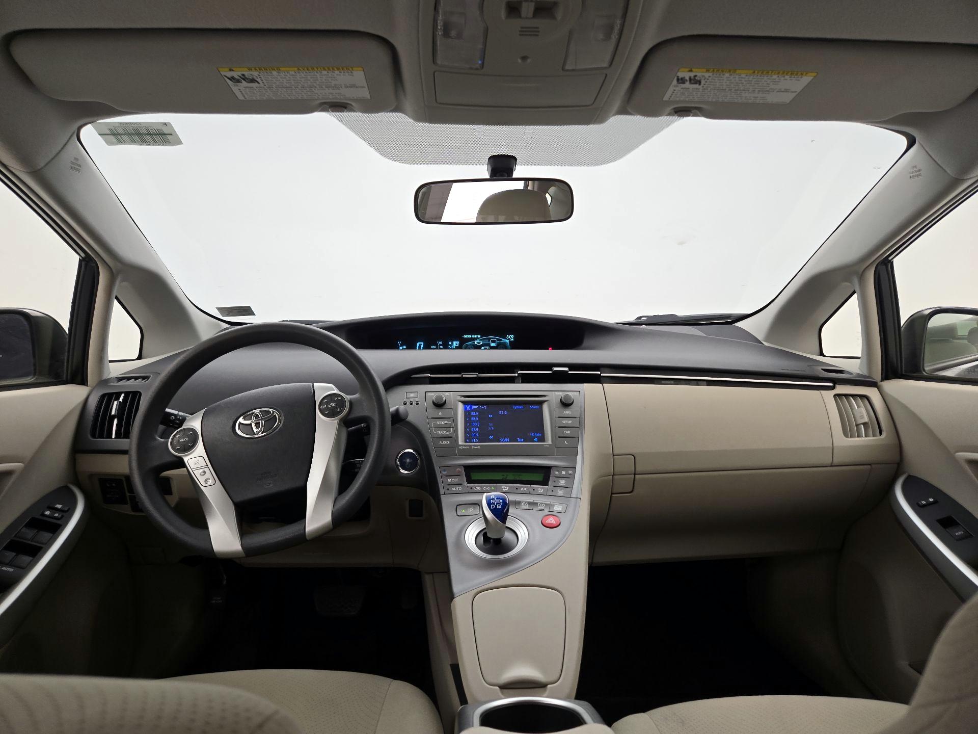 Thumbnail: 2015 Toyota Prius - 9
