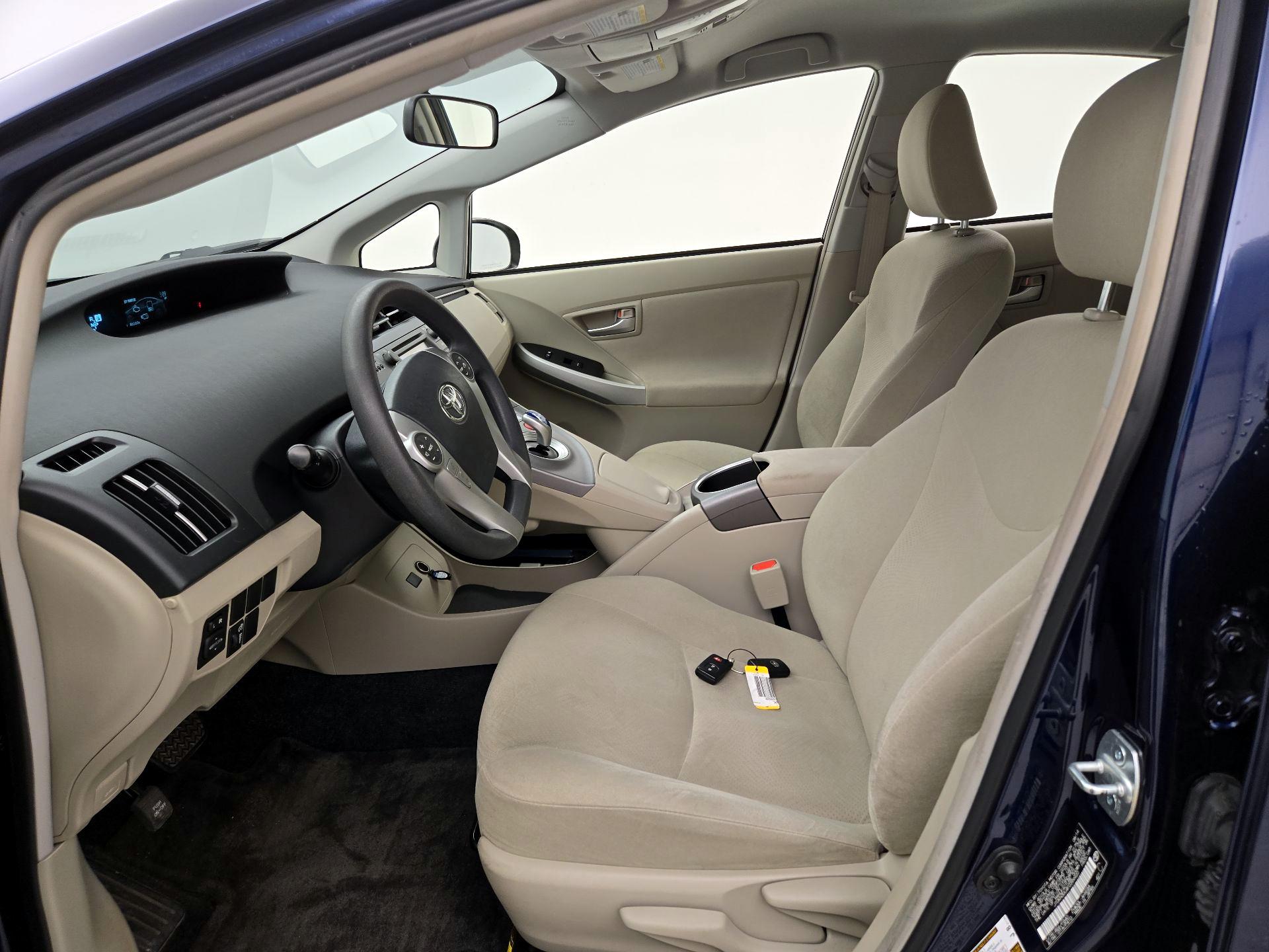 Thumbnail: 2015 Toyota Prius - 11