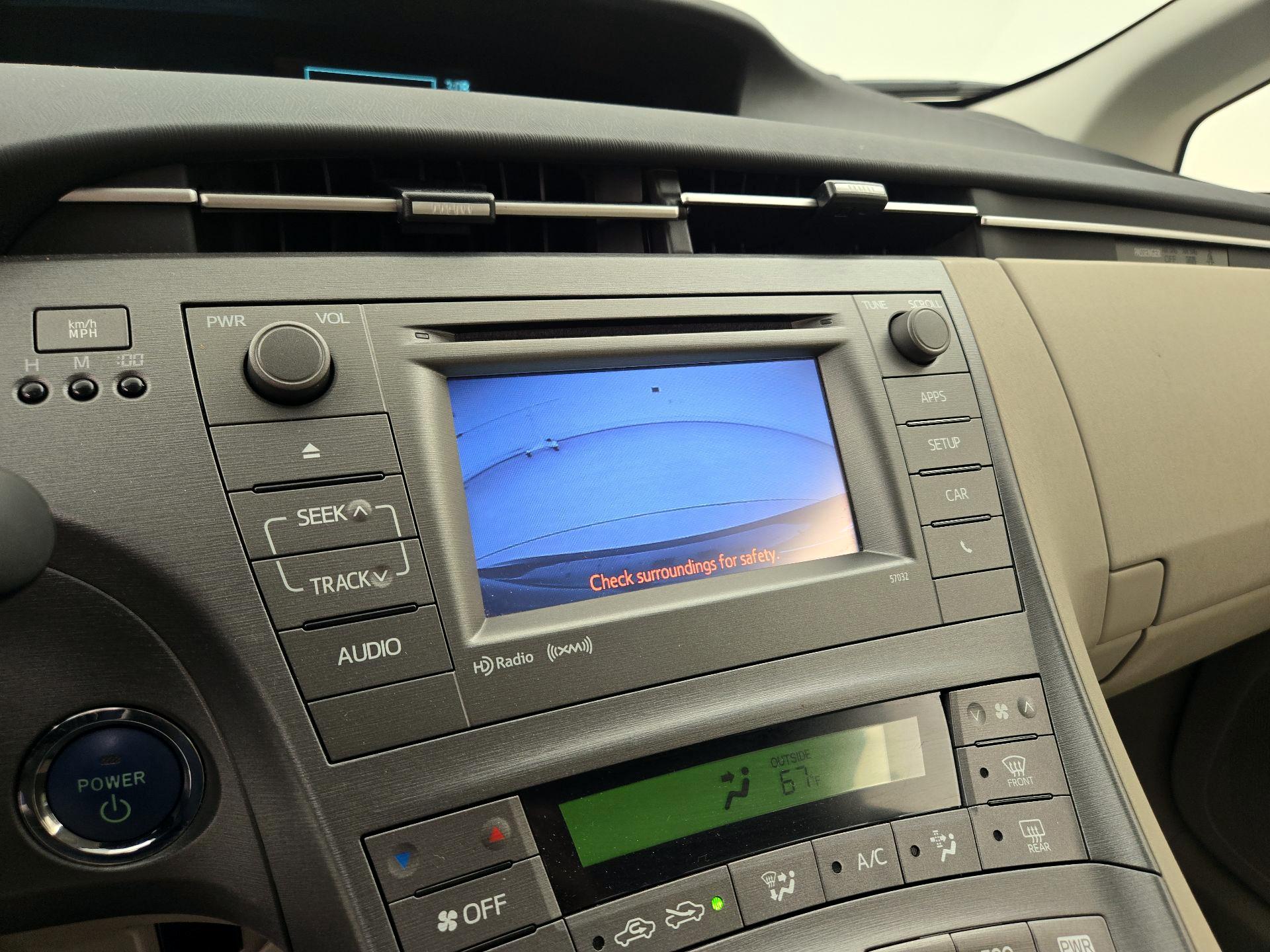 Thumbnail: 2015 Toyota Prius - 14