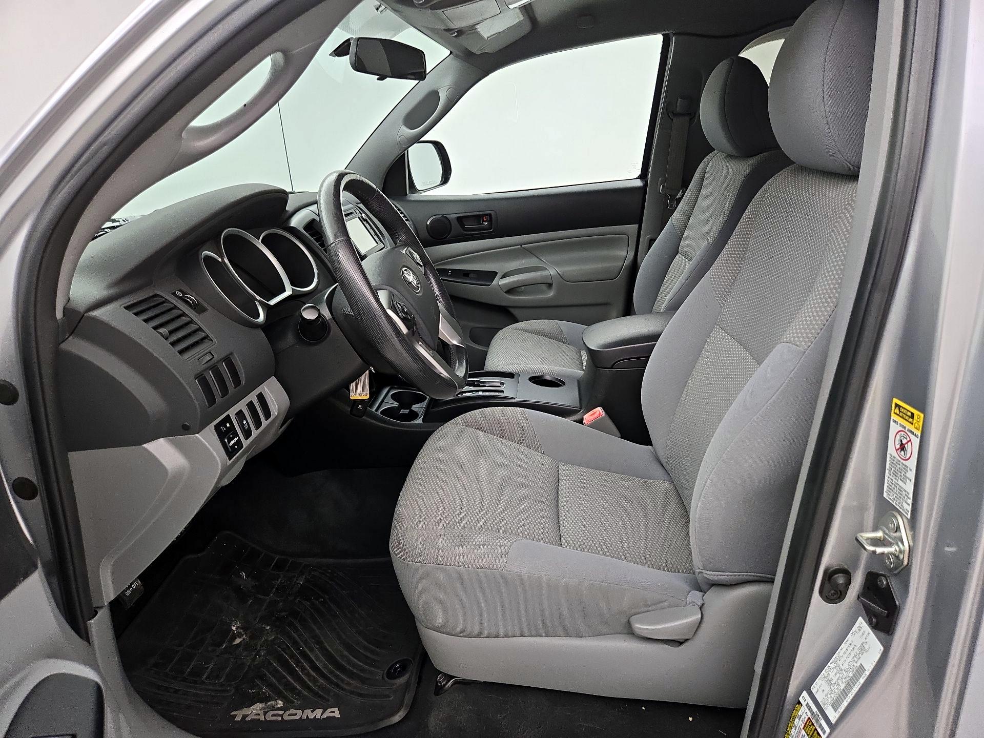 Thumbnail: 2015 Toyota Tacoma - 11