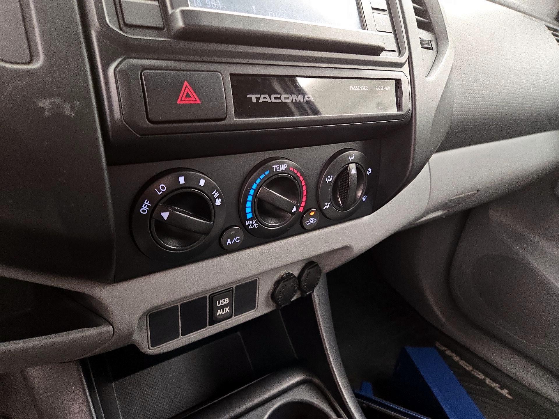 Thumbnail: 2015 Toyota Tacoma - 15