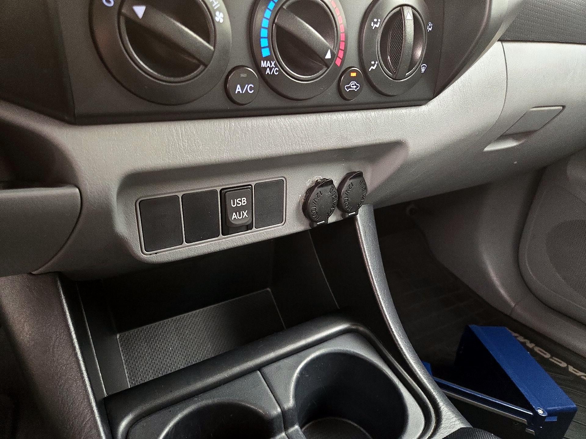 Thumbnail: 2015 Toyota Tacoma - 17