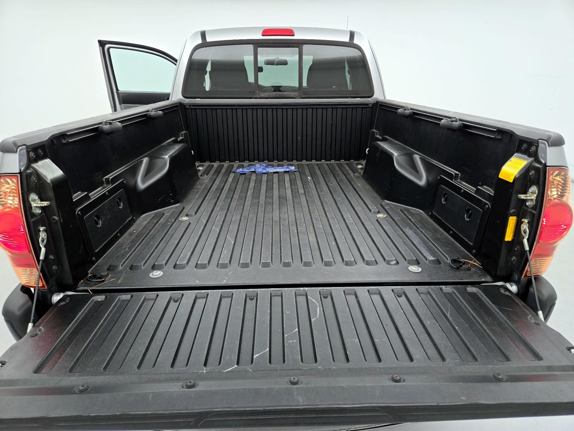 Thumbnail: 2015 Toyota Tacoma - 19