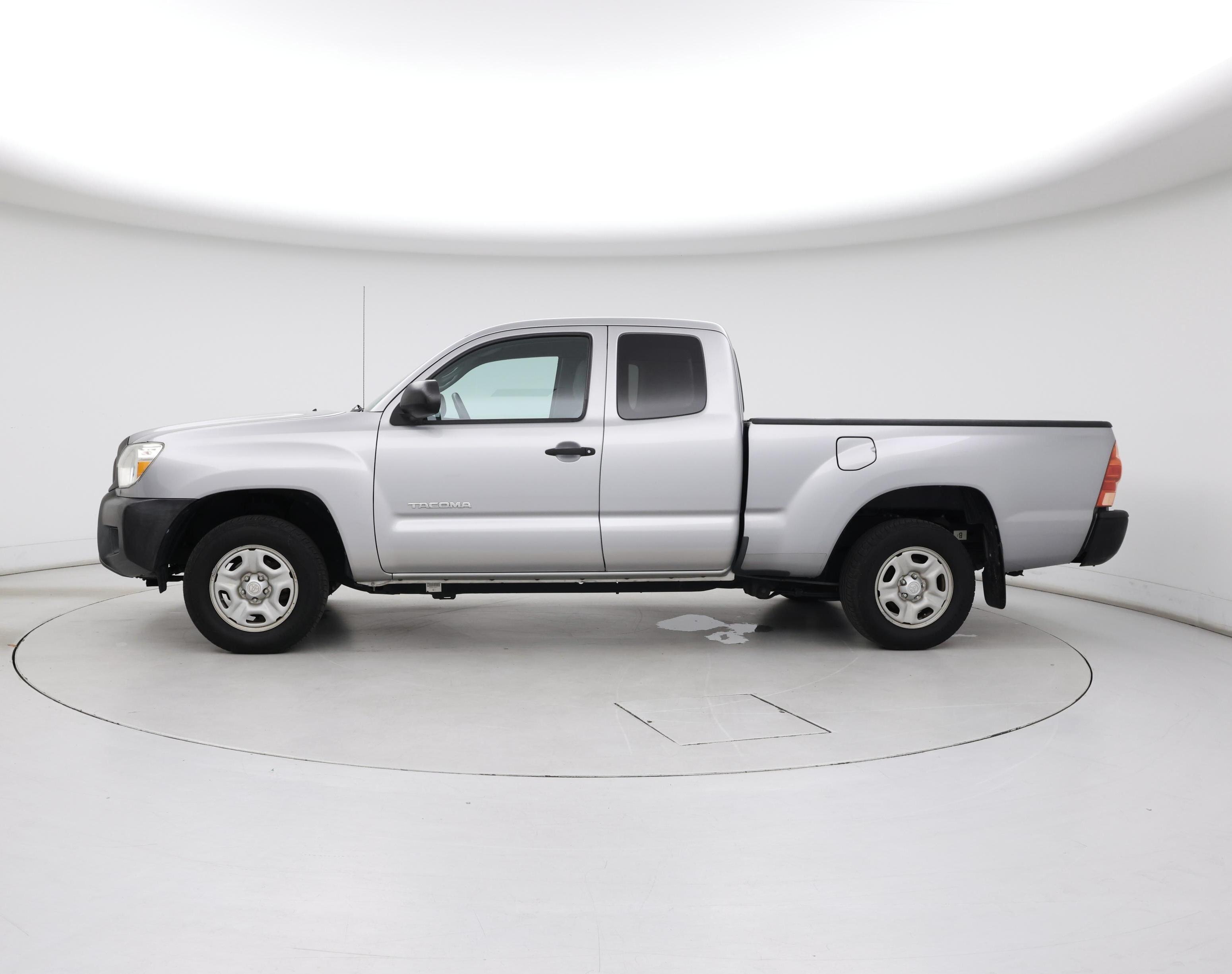 Thumbnail: 2015 Toyota Tacoma - 3