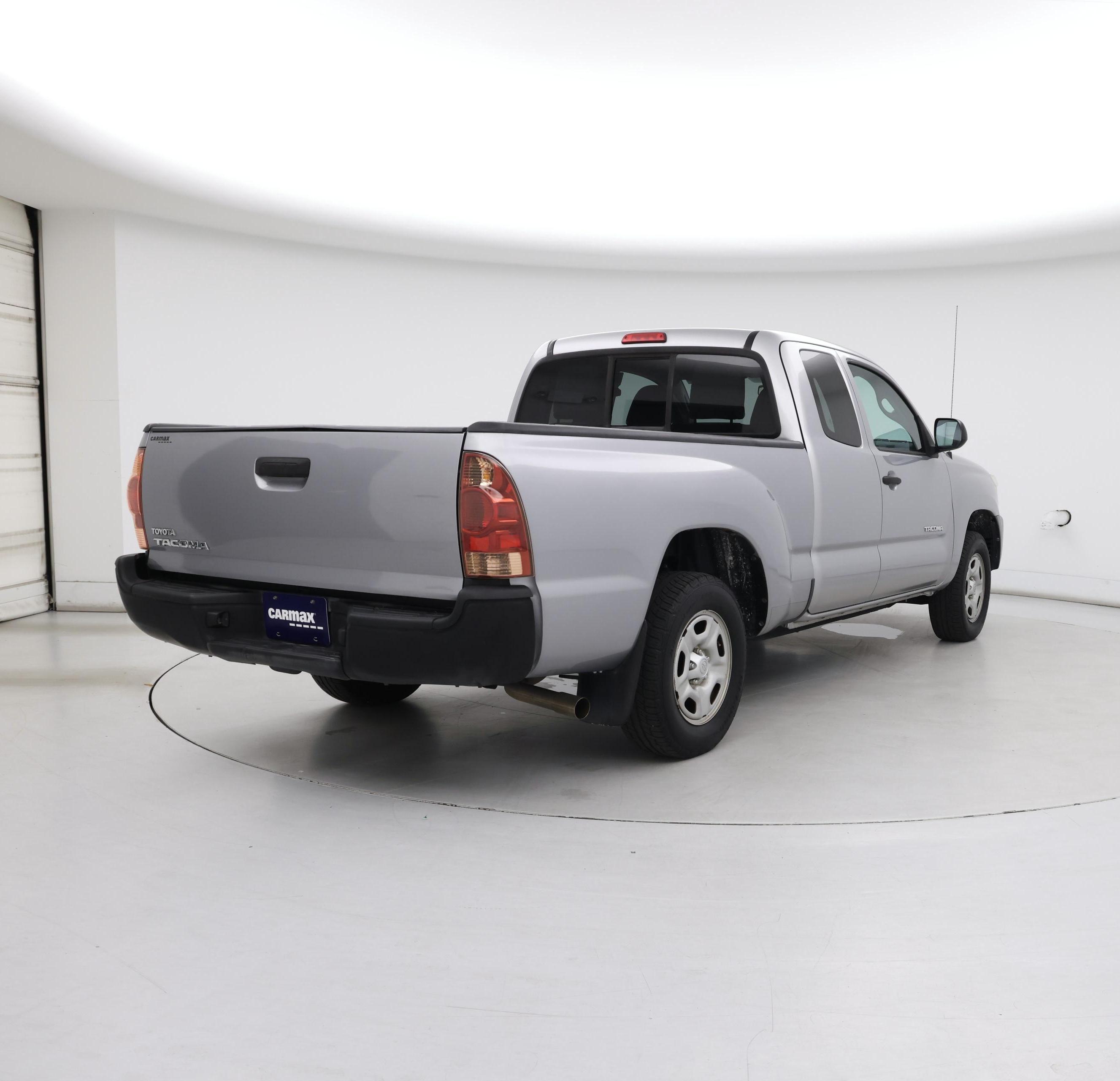 Thumbnail: 2015 Toyota Tacoma - 8