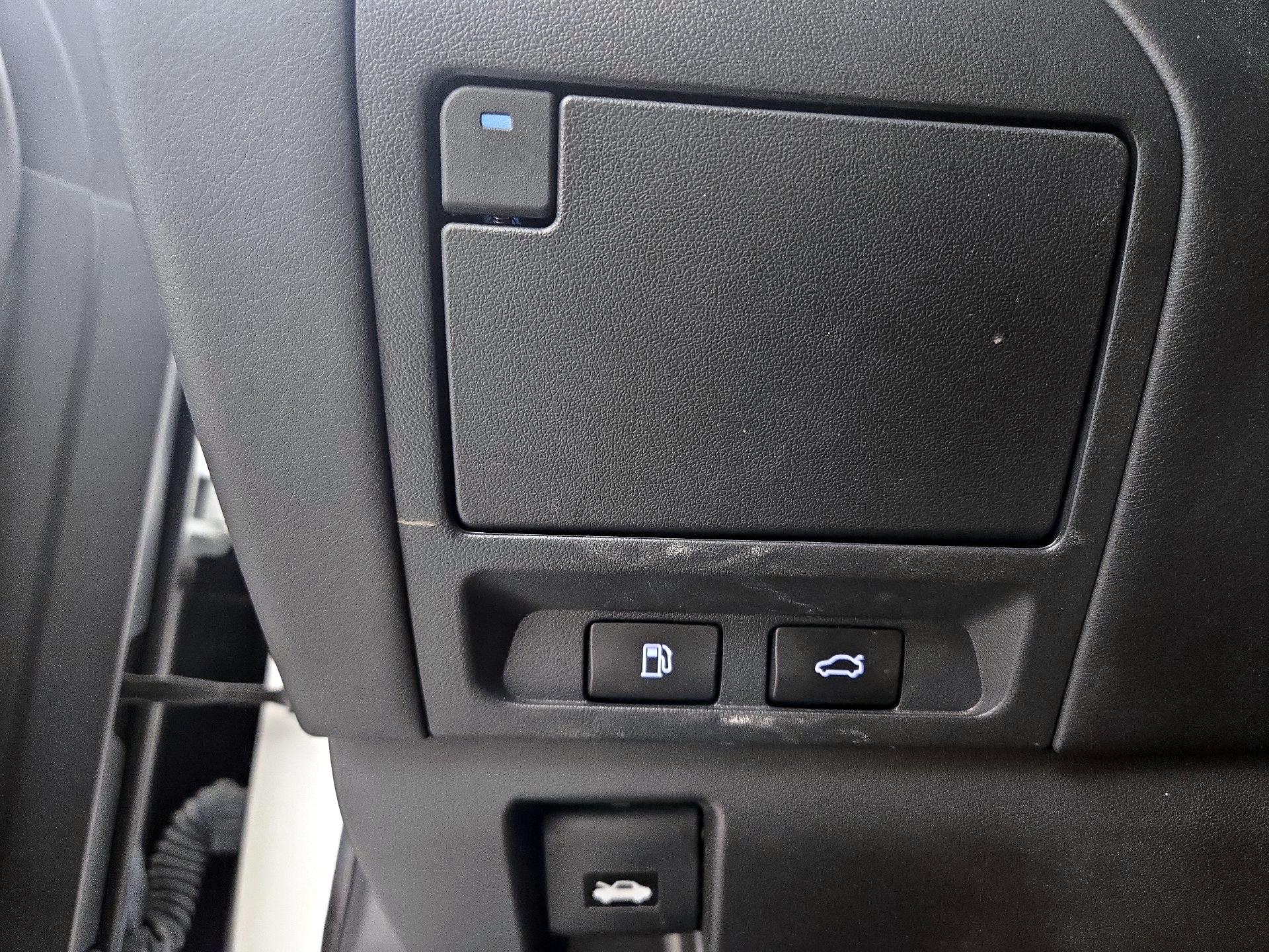 Thumbnail: 2019 Lexus LS - 13