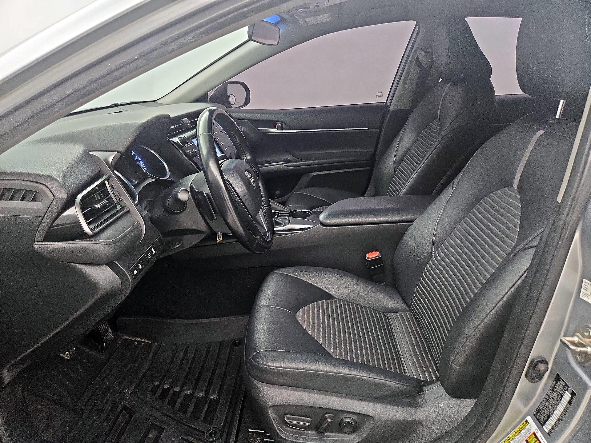 Thumbnail: 2019 Toyota Camry - 11
